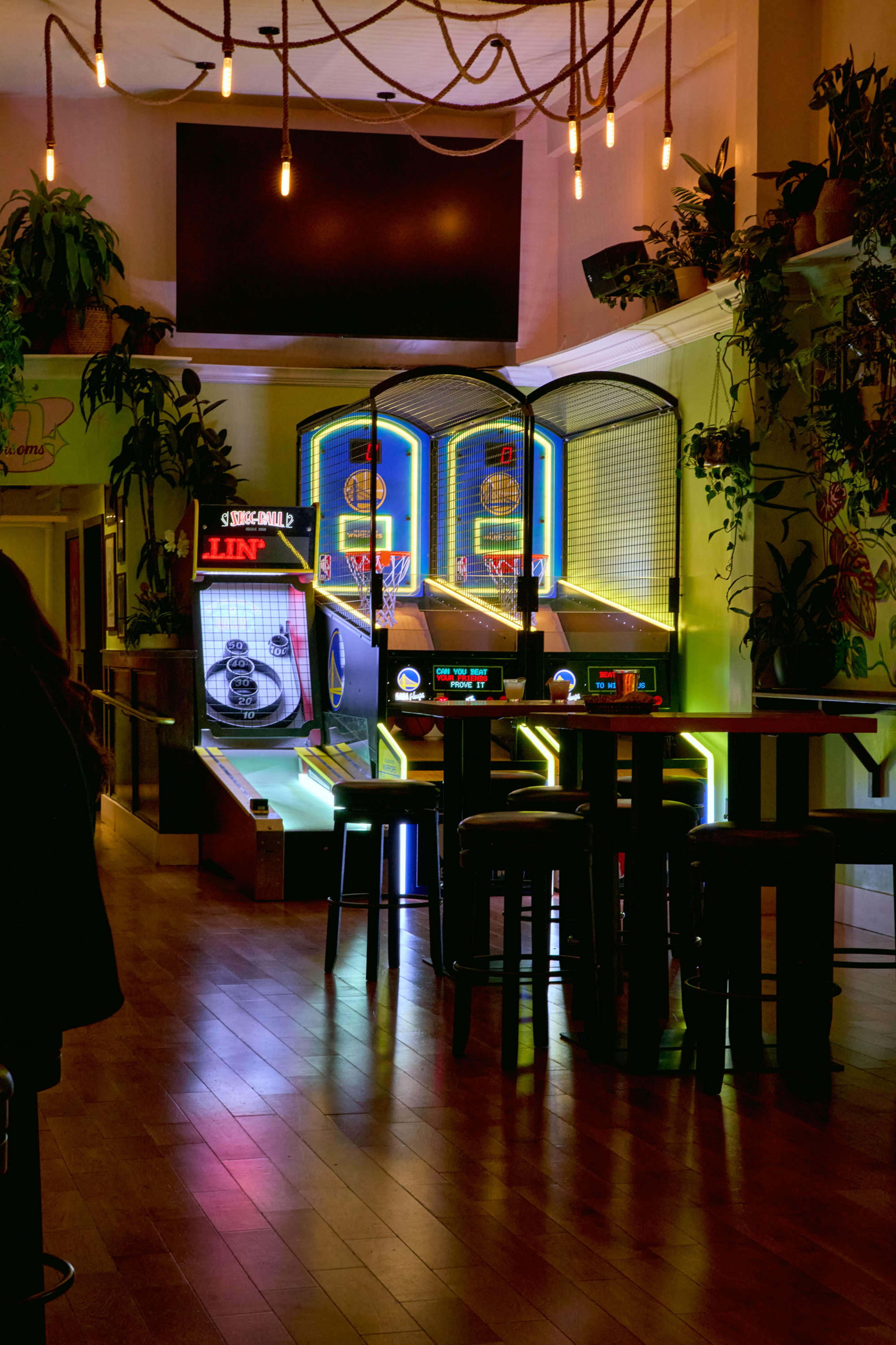 Great large bar space with games and food for private and partial bookings! Image in North Beach, SAN FRANCISCO, CA