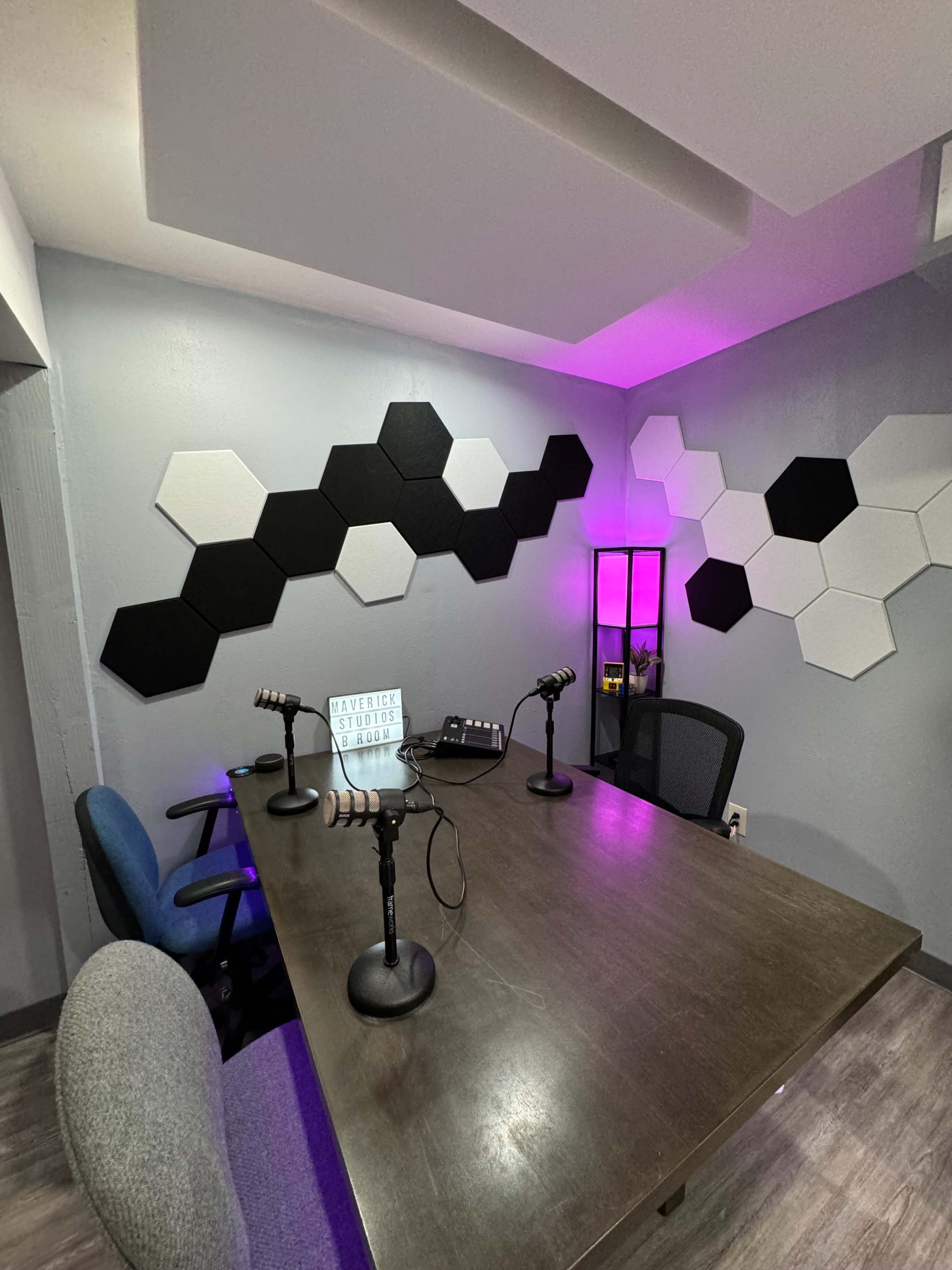 Antelope Valley Recording studio with Podcast room Image in Lancaster, Lancaster, CA