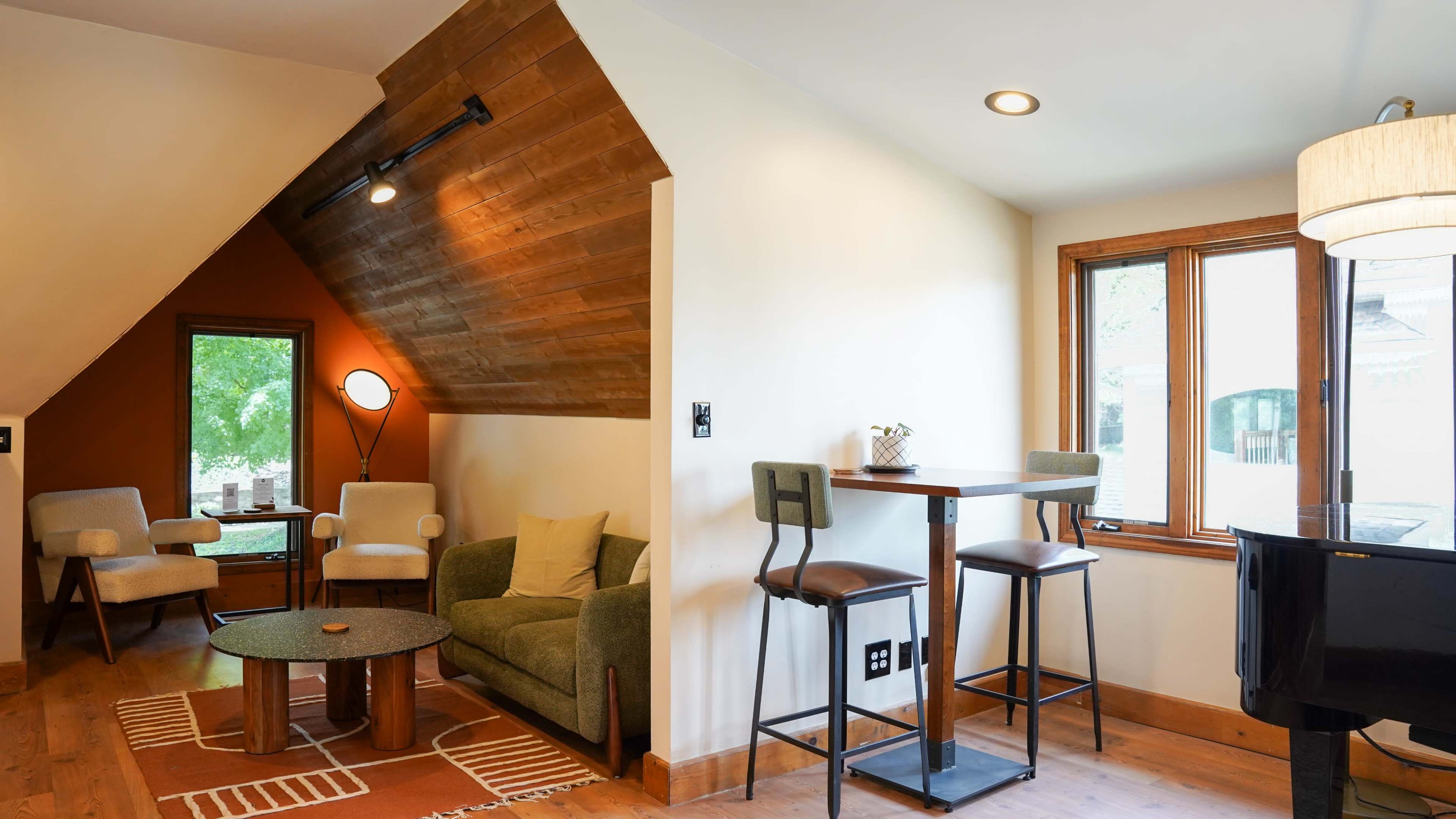 Cozy & Warm Parkville Coffeehouse Image in Sioux Township, Parkville, MO