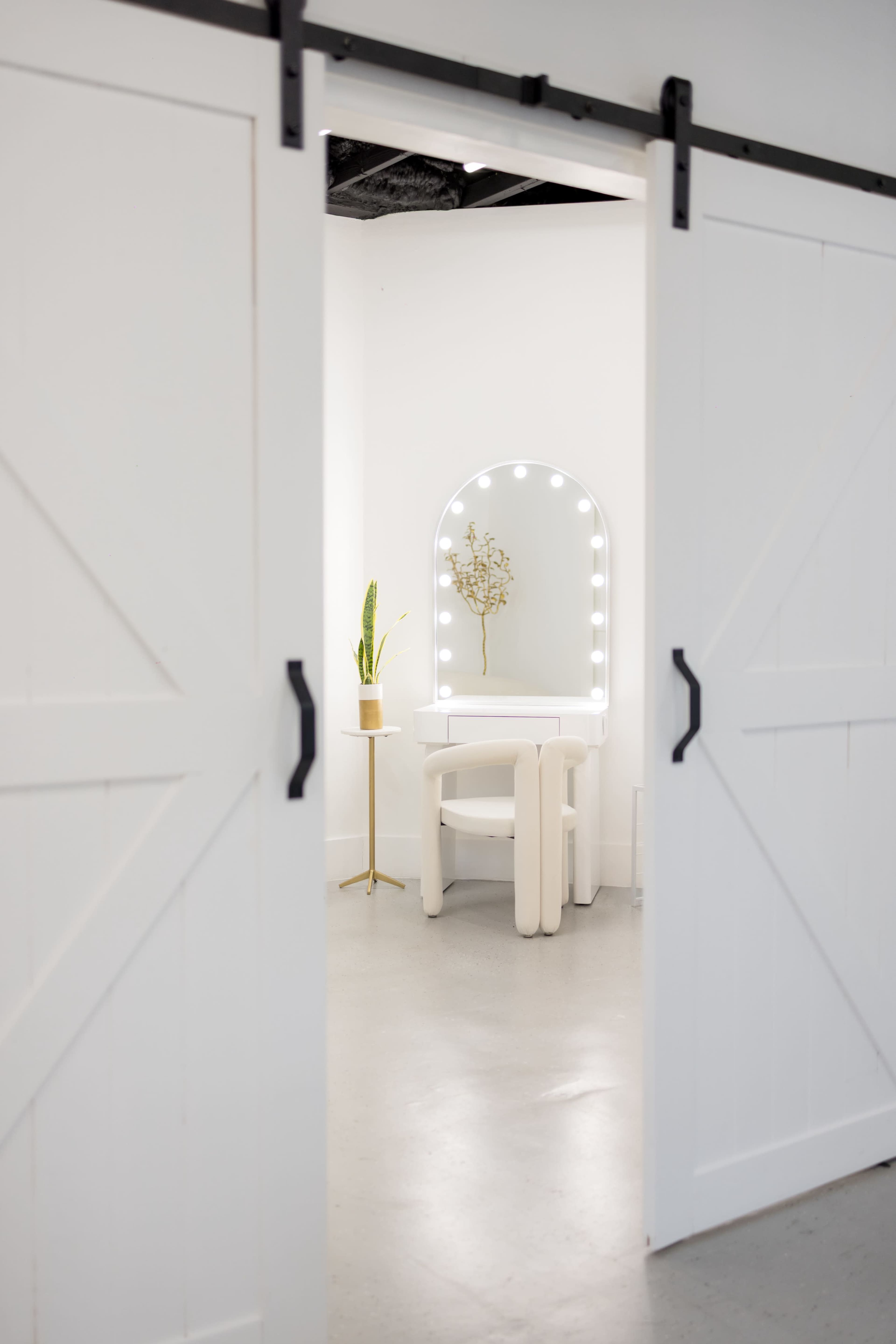 Spacious Modern Creative Studio in Downtown Orlando – Luxe & Versatile Image in North Quarter, Orlando, FL