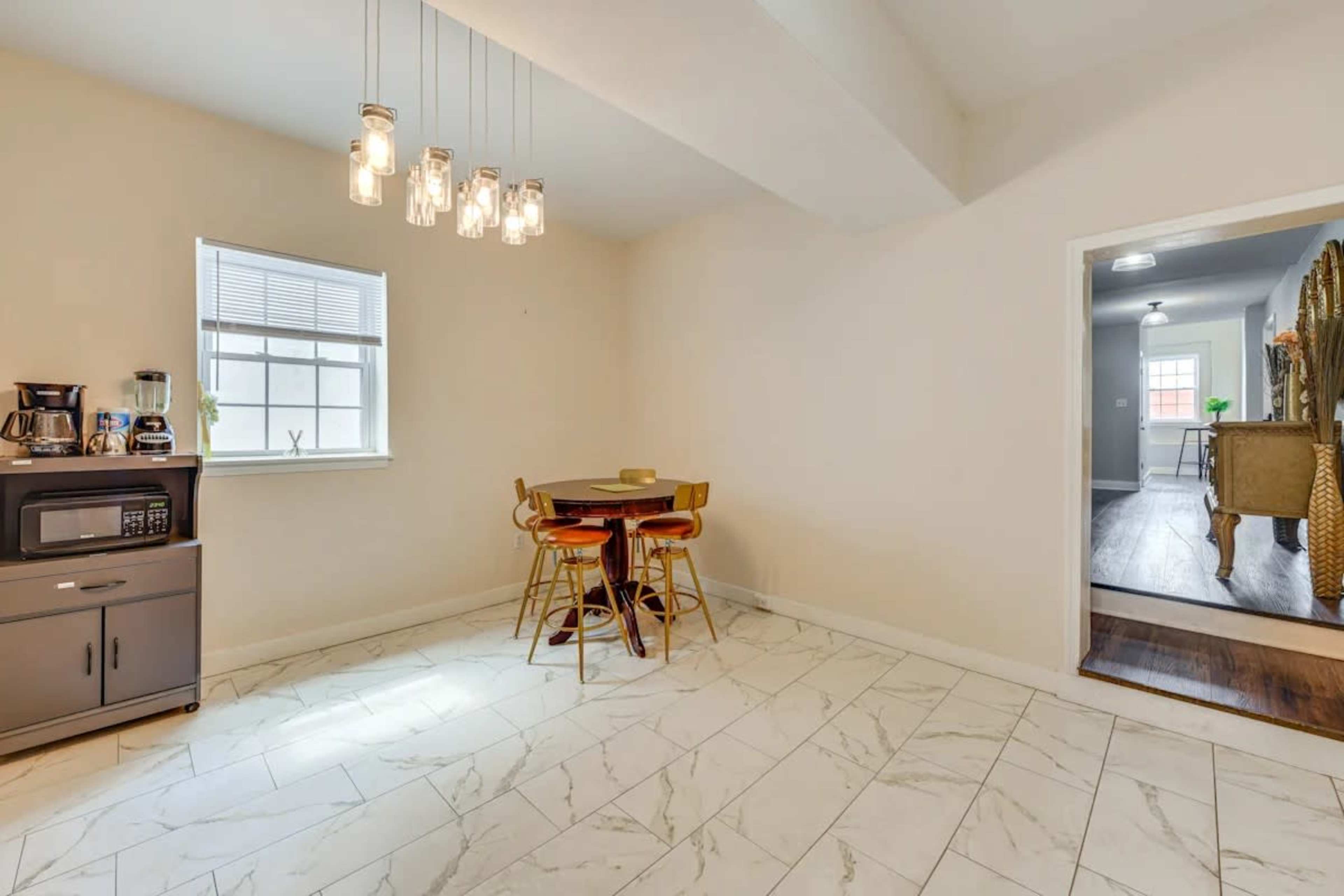 Luxurious Downtown Loft with Skyline View Image in Downtown, Richmond, VA