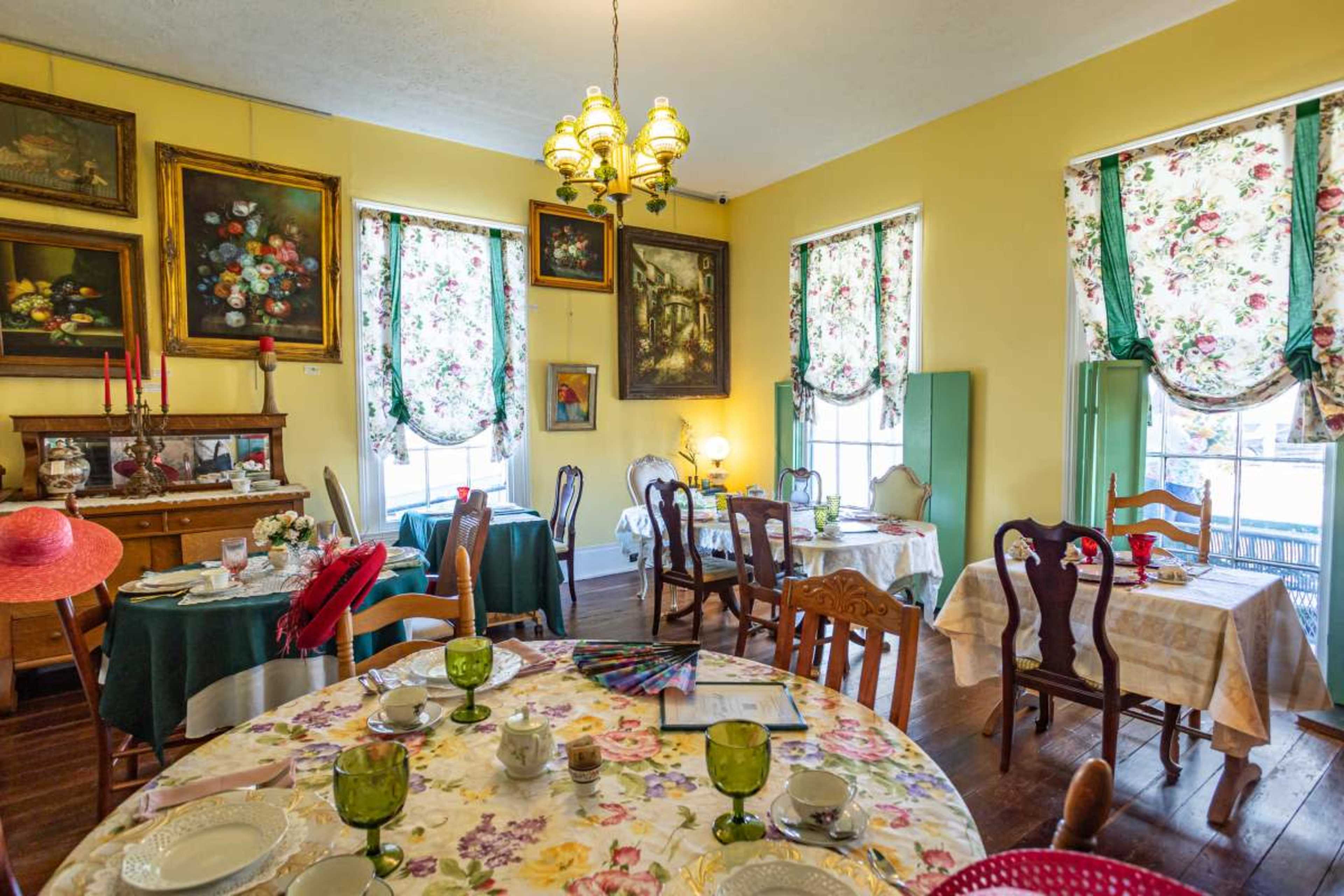 Beautiful Downtown Victorian TeaRoom with Tons of Beautiful Spaces Image in Downtown, GRIFFIN, GA