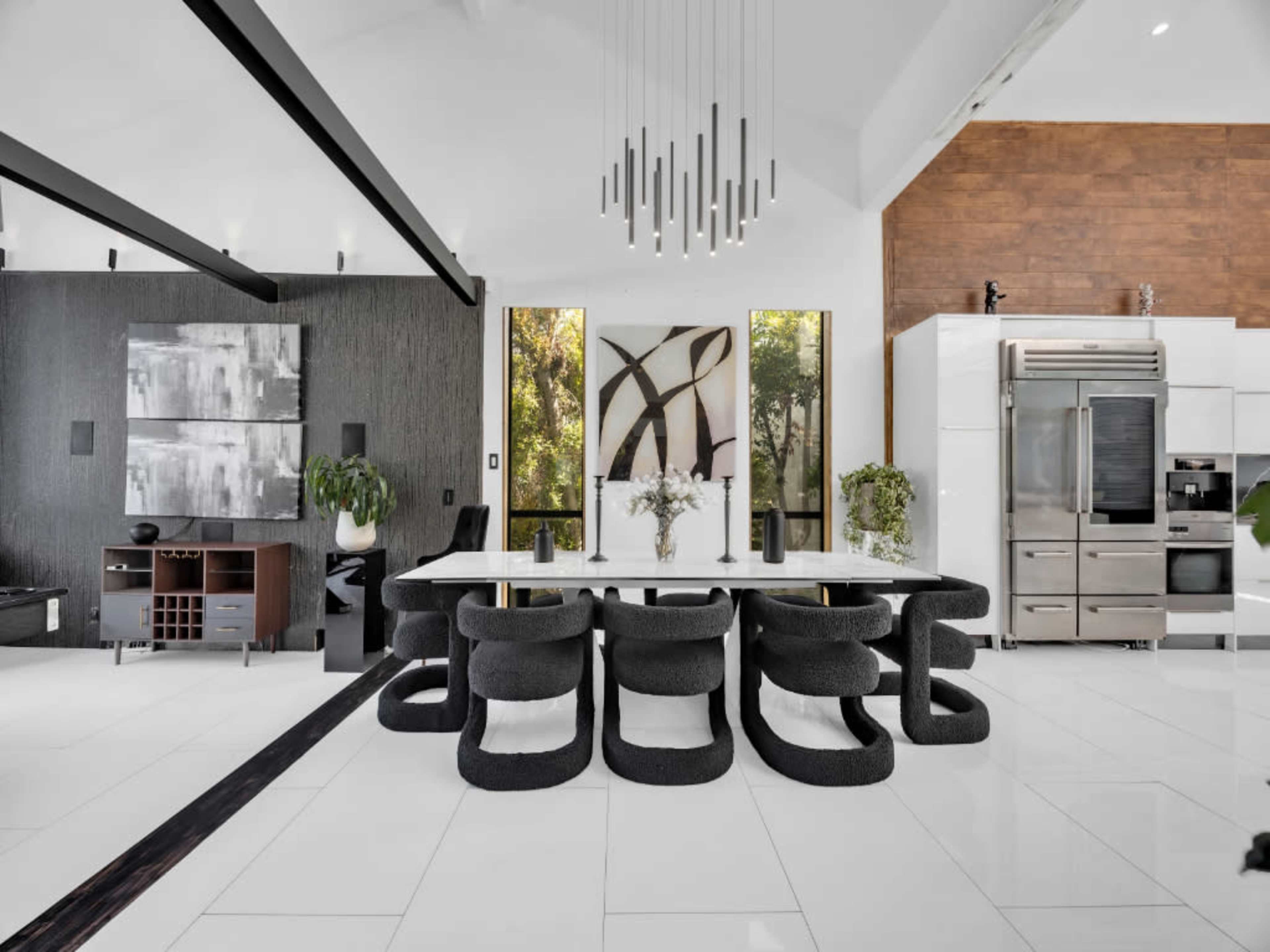 ICONIC MODERN VILLA WITH EPIC VIEWS & BOLD DESIGN Image in Central LA, Los Angeles, CA