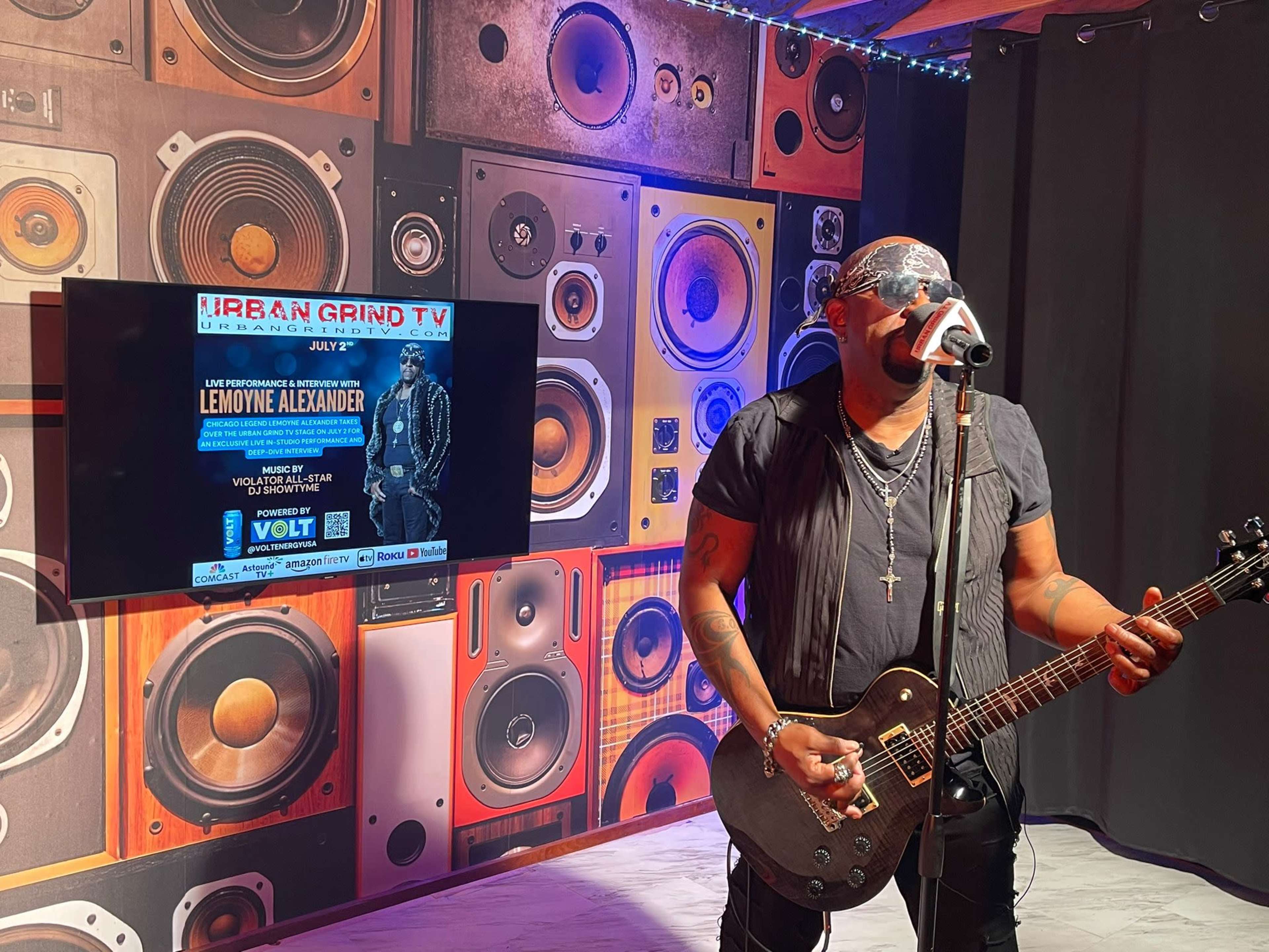 Professional TV Set, Podcast Studio, Photo Studio, Audio Recording Studio & Meeting Space! Image in Proviso Township, Forest Park, IL