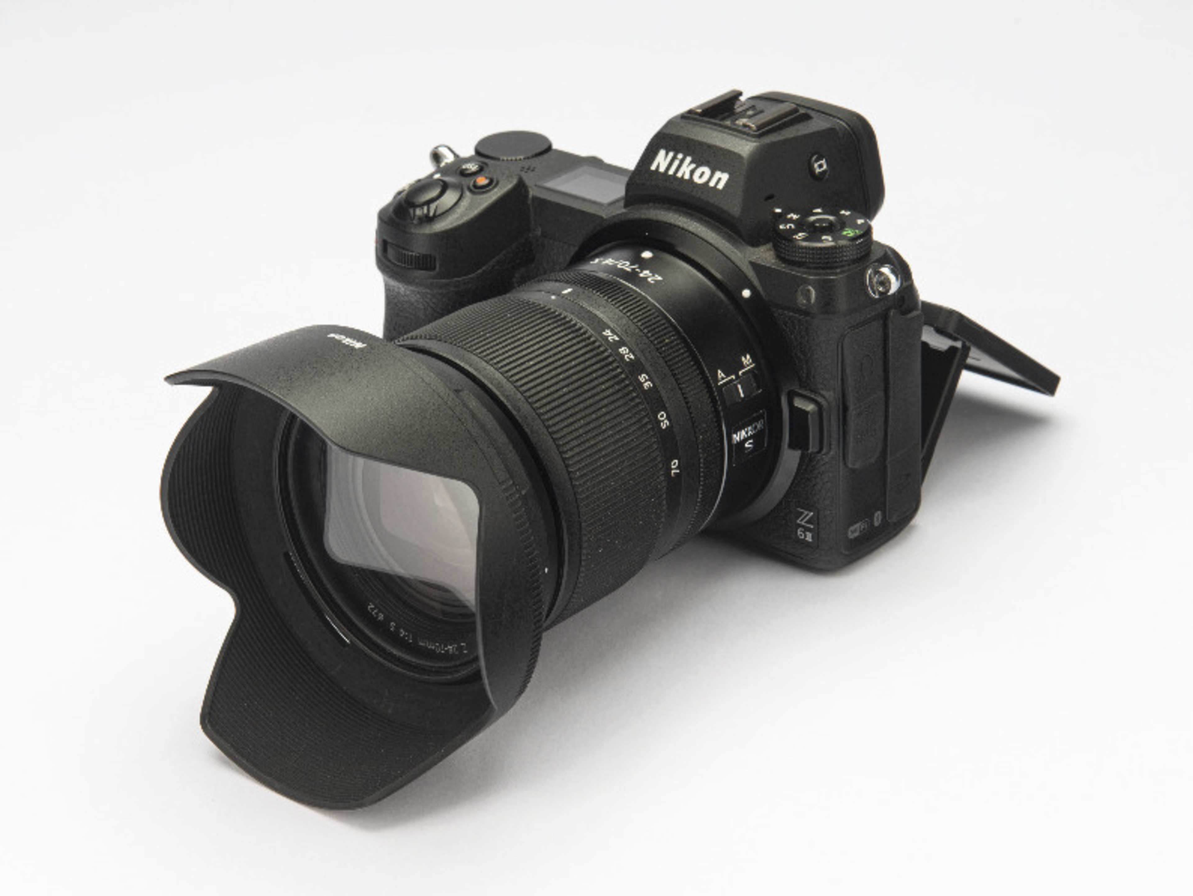 Nikon Z6II camera + 24-70mm 4.0 lens (photo/video)