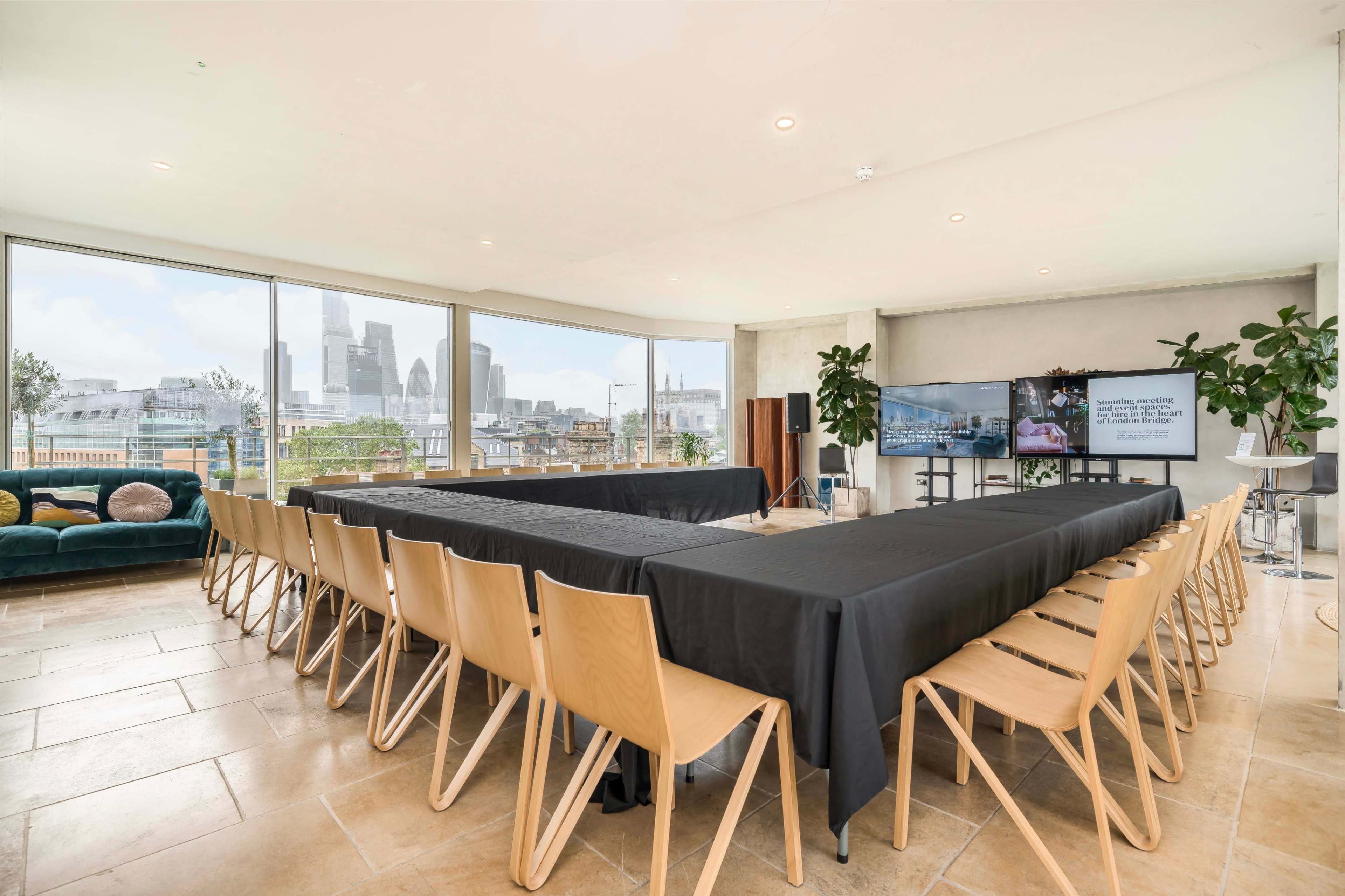 Penthouse with Spectacular City Views and an Abundance of Natural Light Image in London, London, 