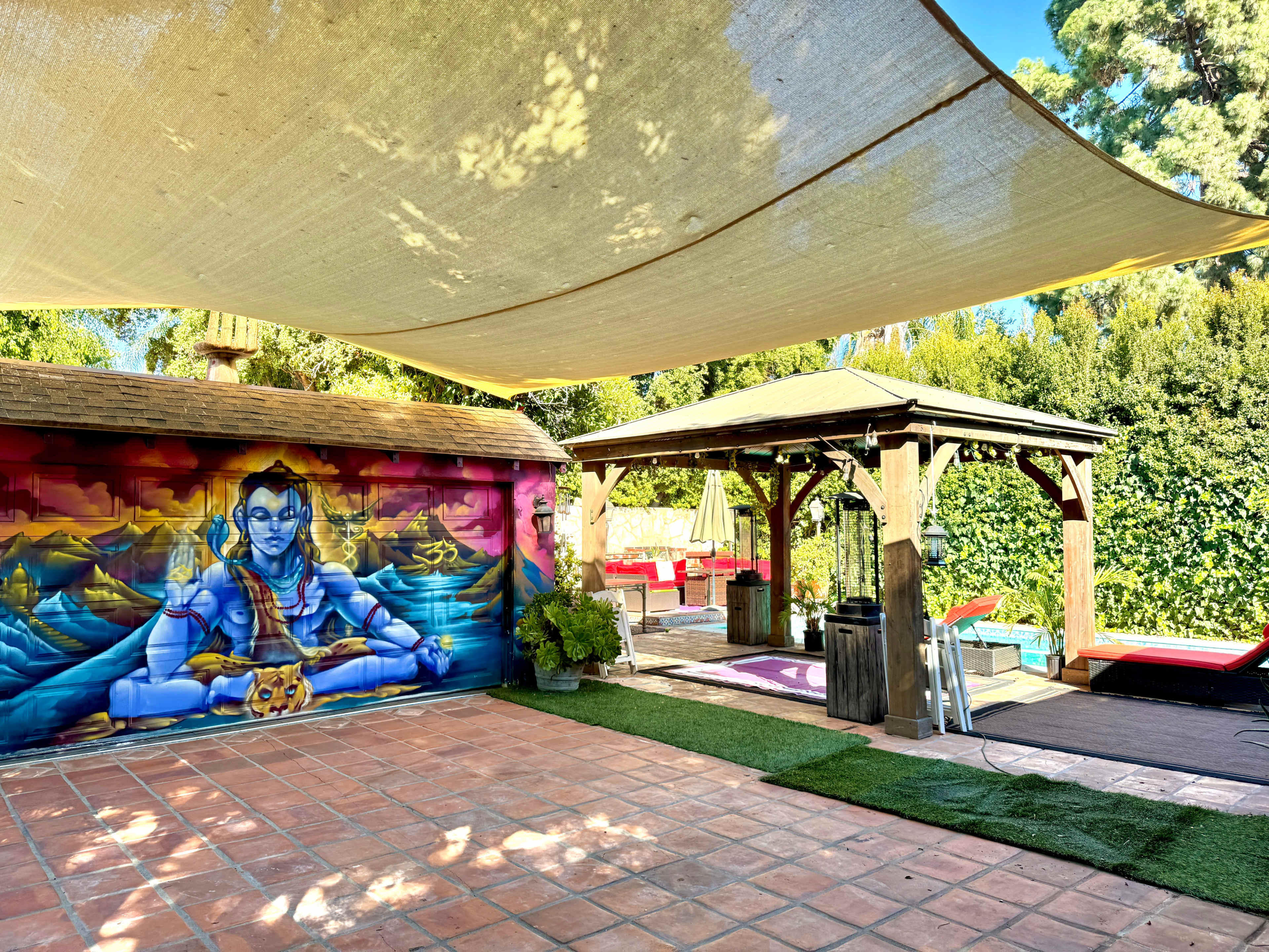 HEART OF LA - JARDIN (W/ POOL) Image in Central LA, los angeles, CA