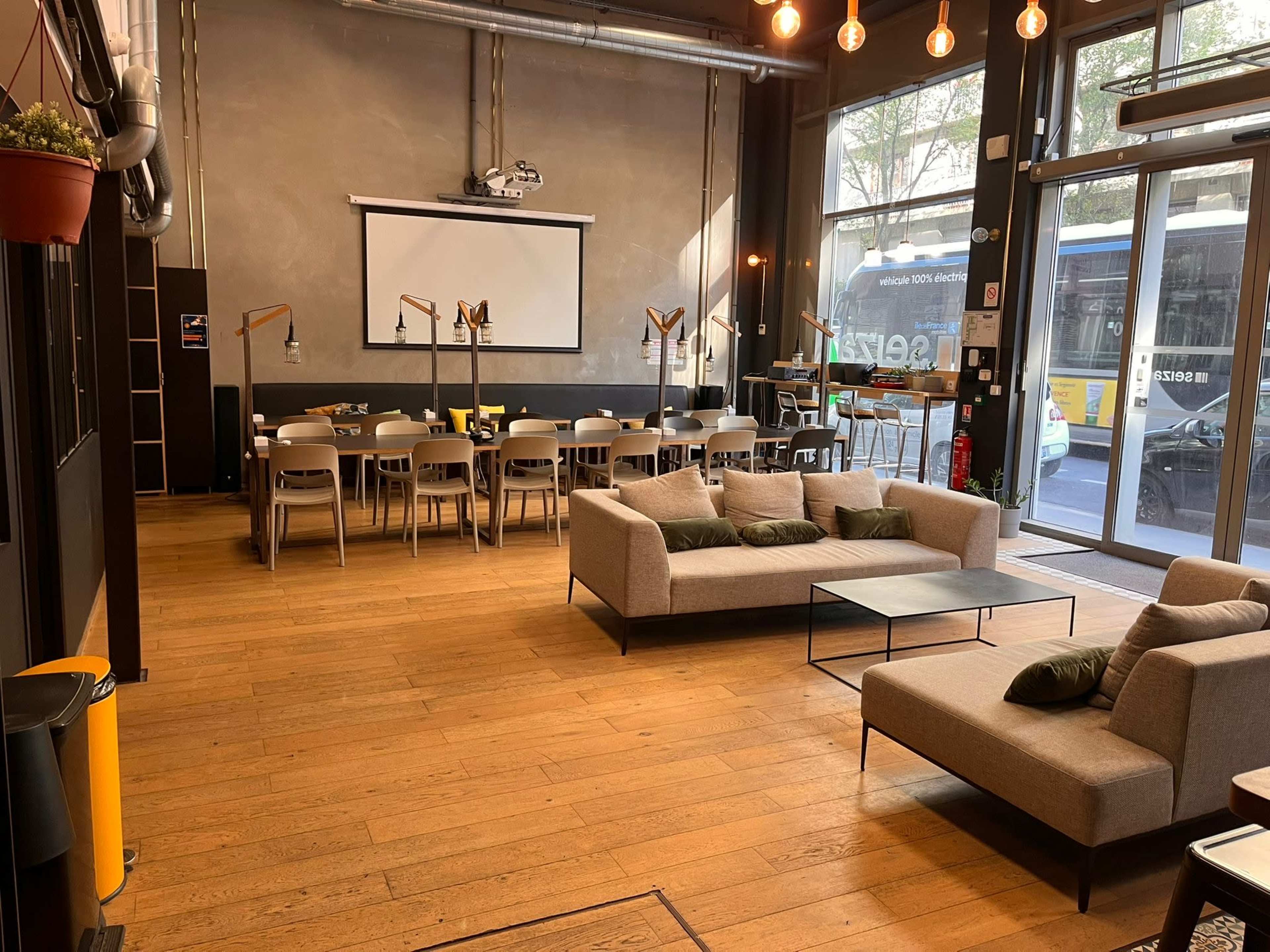 Chemin vert  RDC Image in Roquette, Paris