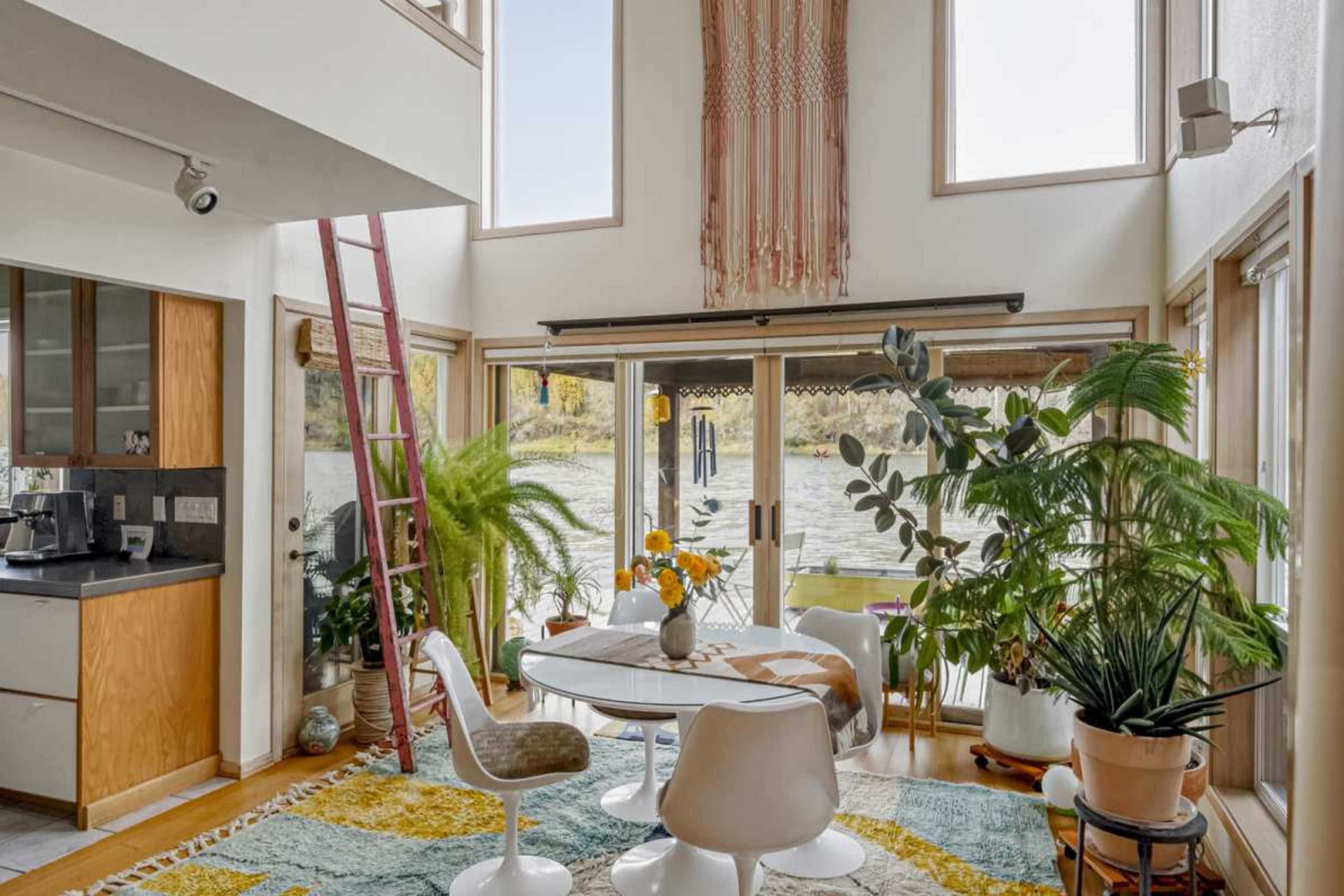 Dreamy Sauvie Island Floating Artist Retreat Image in , Portland, OR