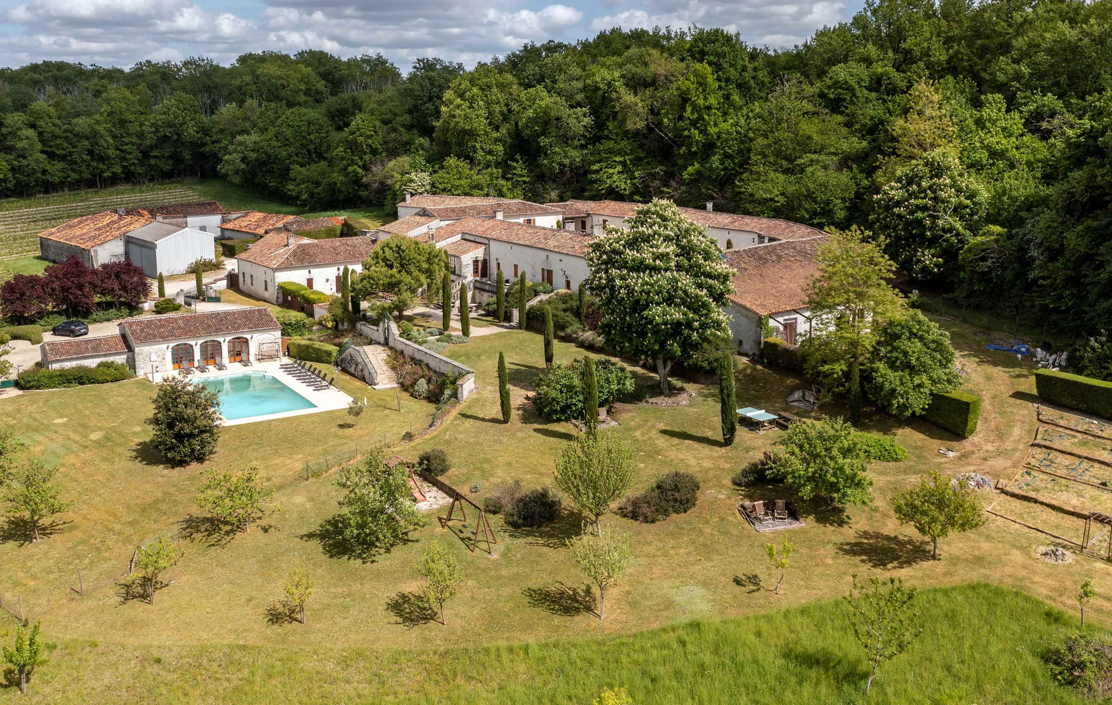 Relais de poste du XVIIème siècle rénové Image in , Saint-Preuil