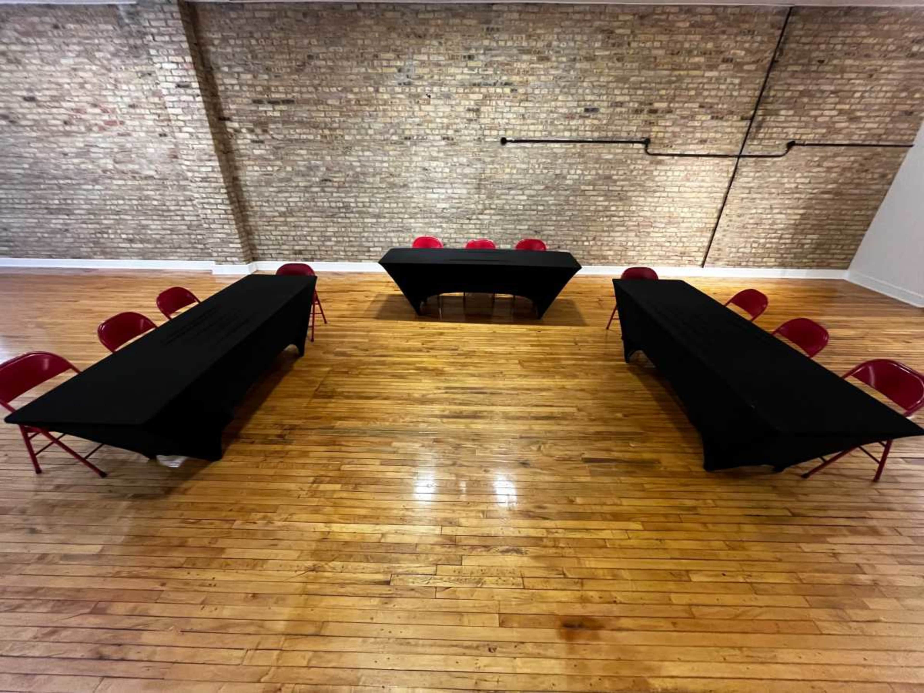 Natural Light Spacious Creative Space with Large Display Windows, High Ceiling, Exposed Brick Wall & Hardwood Floors Image in Evanston, EVANSTON, IL