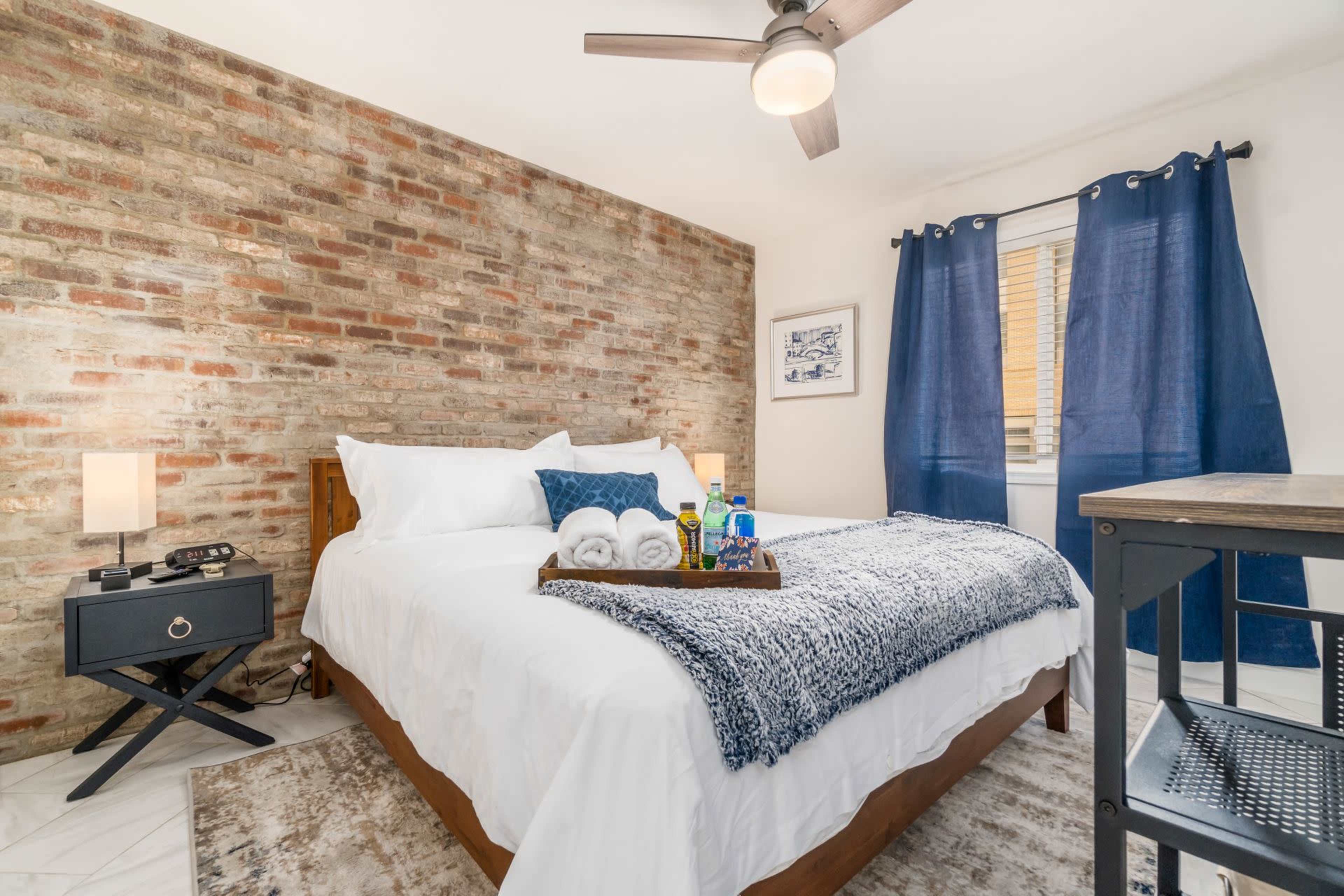 Newly Renovated Condo Image in Victorian Village, Columbus, OH