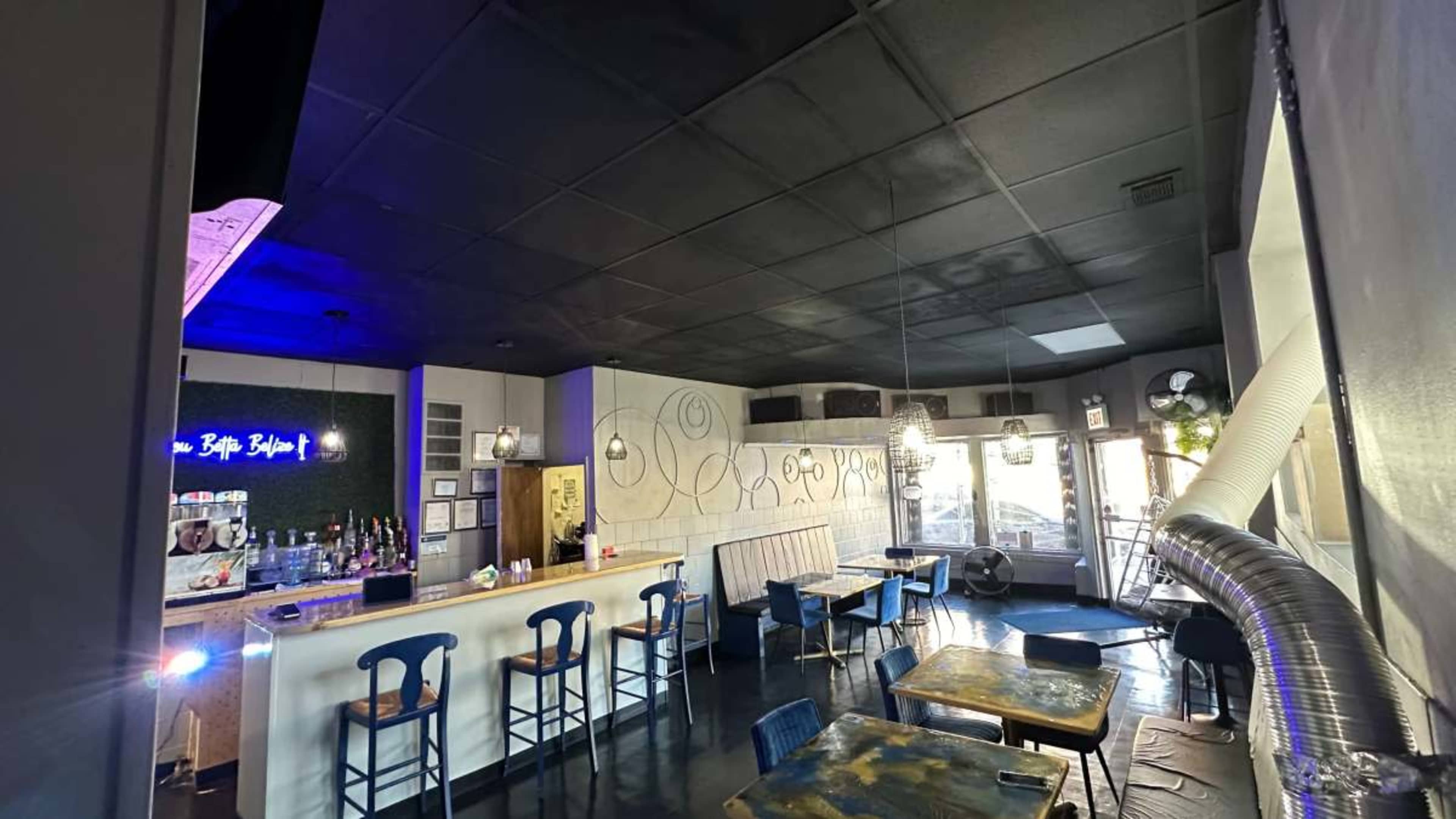 Intimate space Image in Austin, Chicago, IL