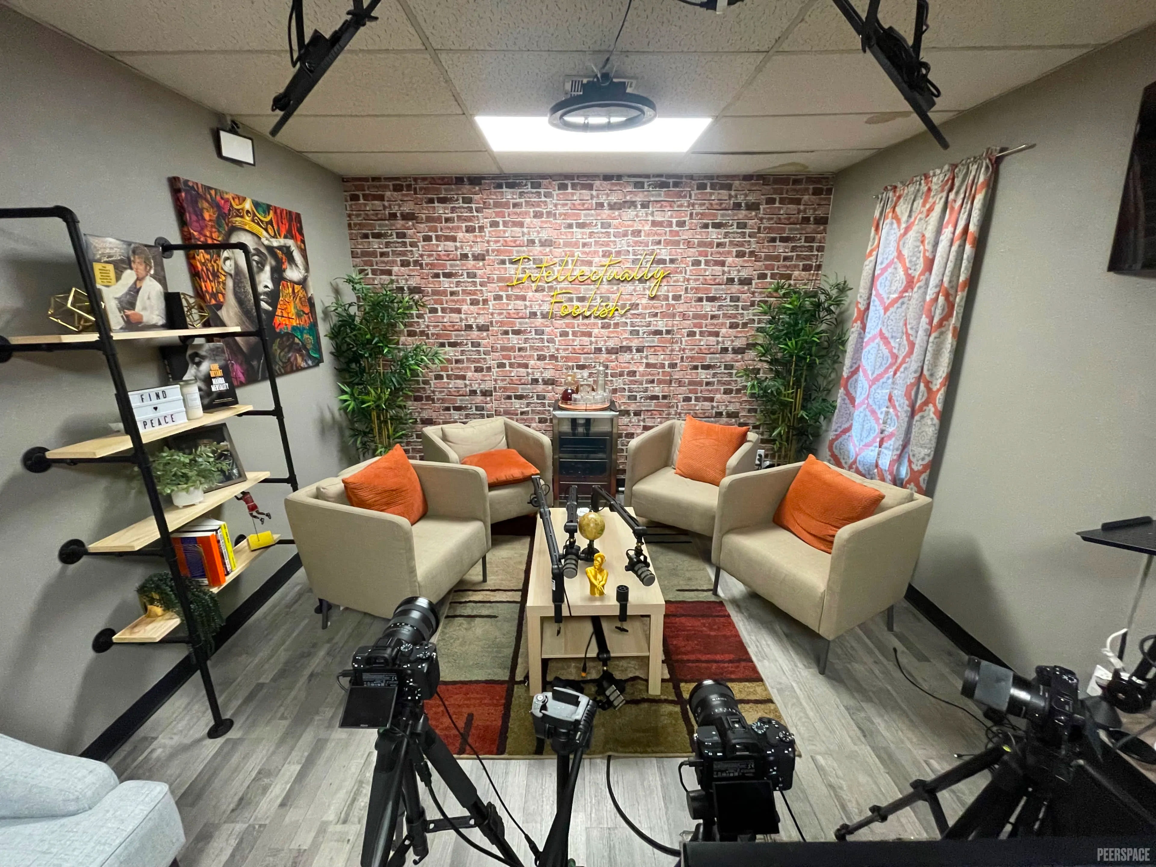 Professional Podcast Recording and Live Streaming Image in Winchester, Las Vegas, NV