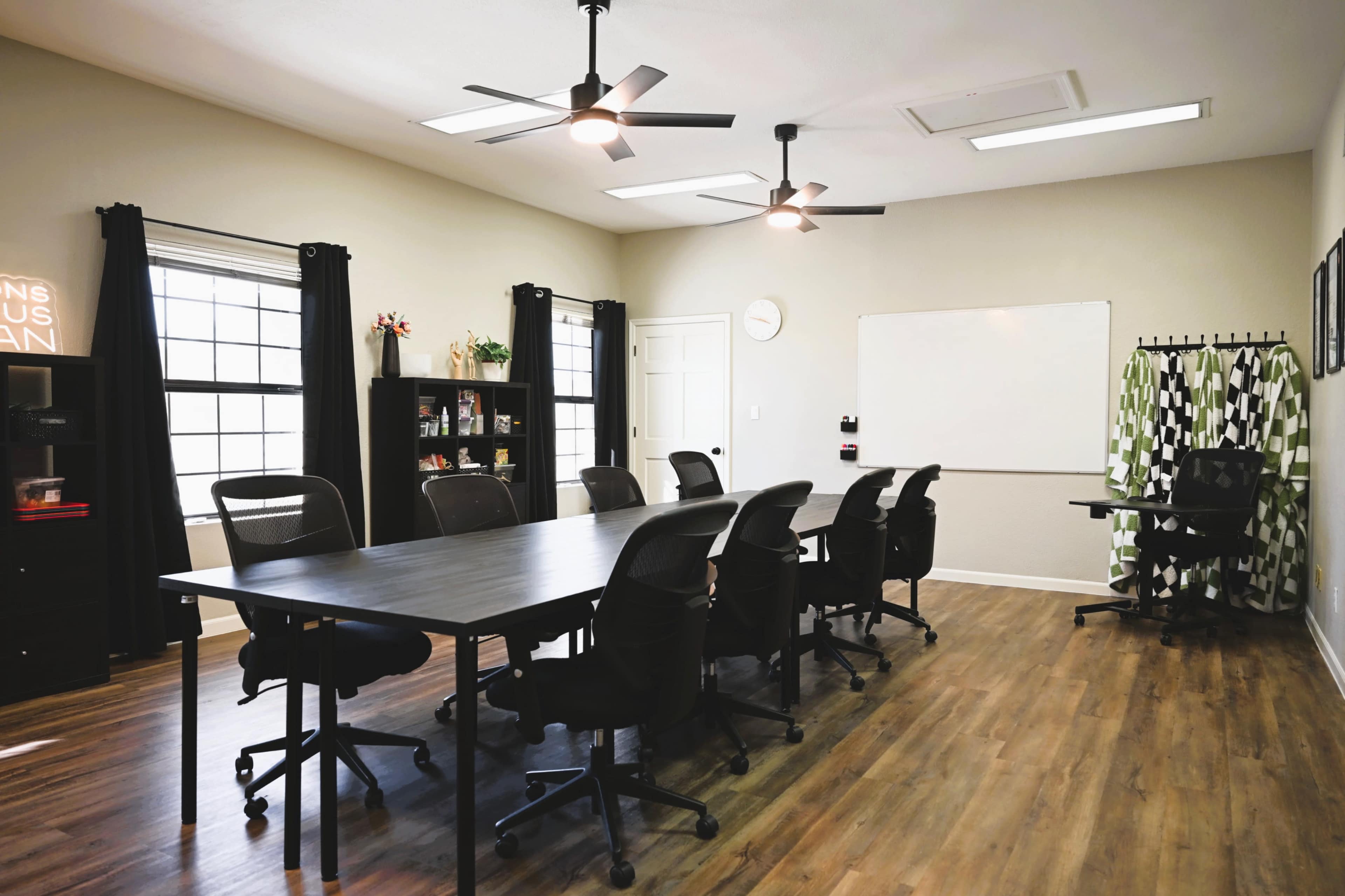 Inviting Bright Space for Small Groups & Meetings in Gilbert Image in Gilbert, Gilbert, AZ
