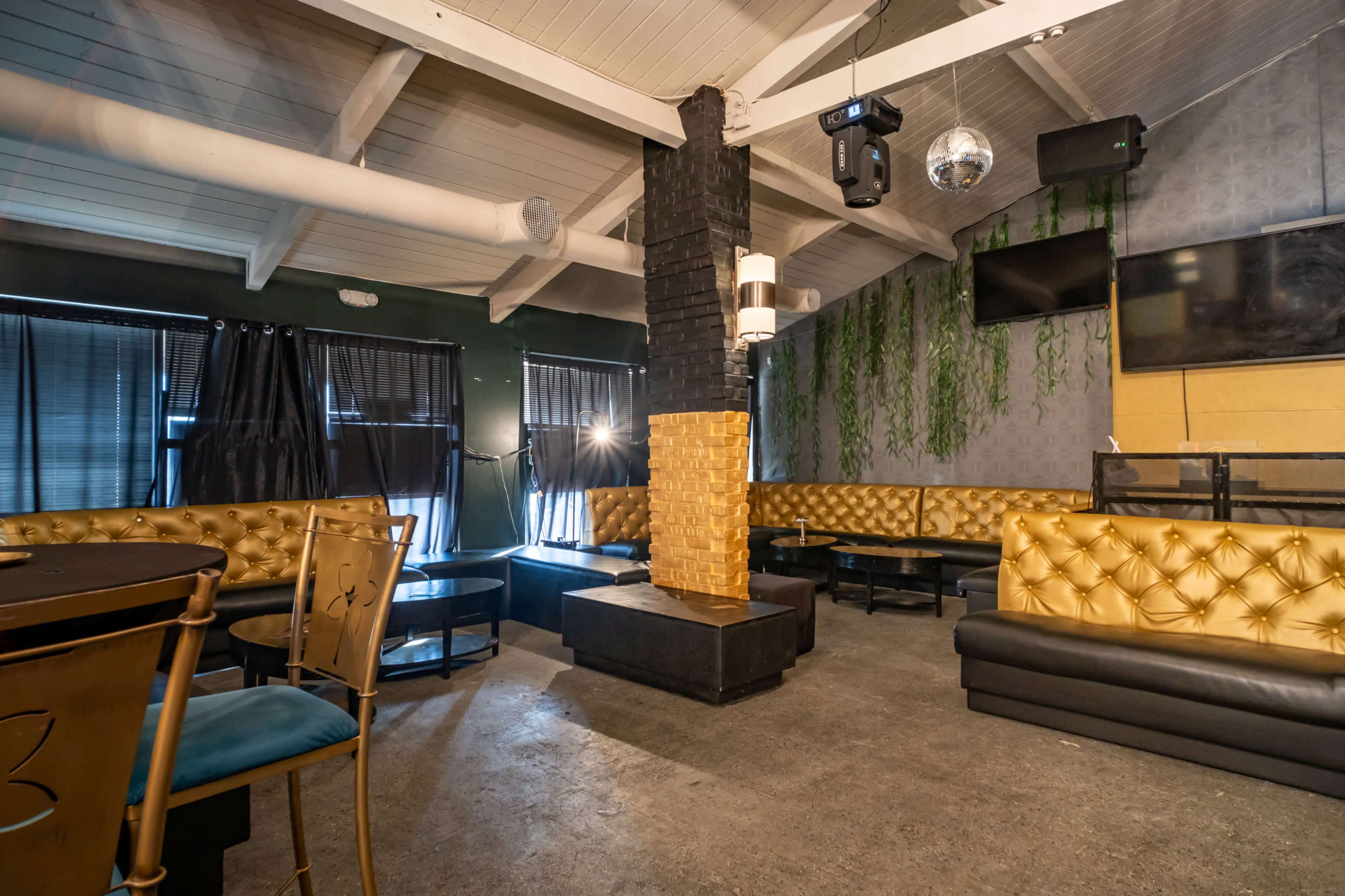 Euro ATLANTA & Marietta indoor outdoor and outdoor lounge Image in , Marietta, GA