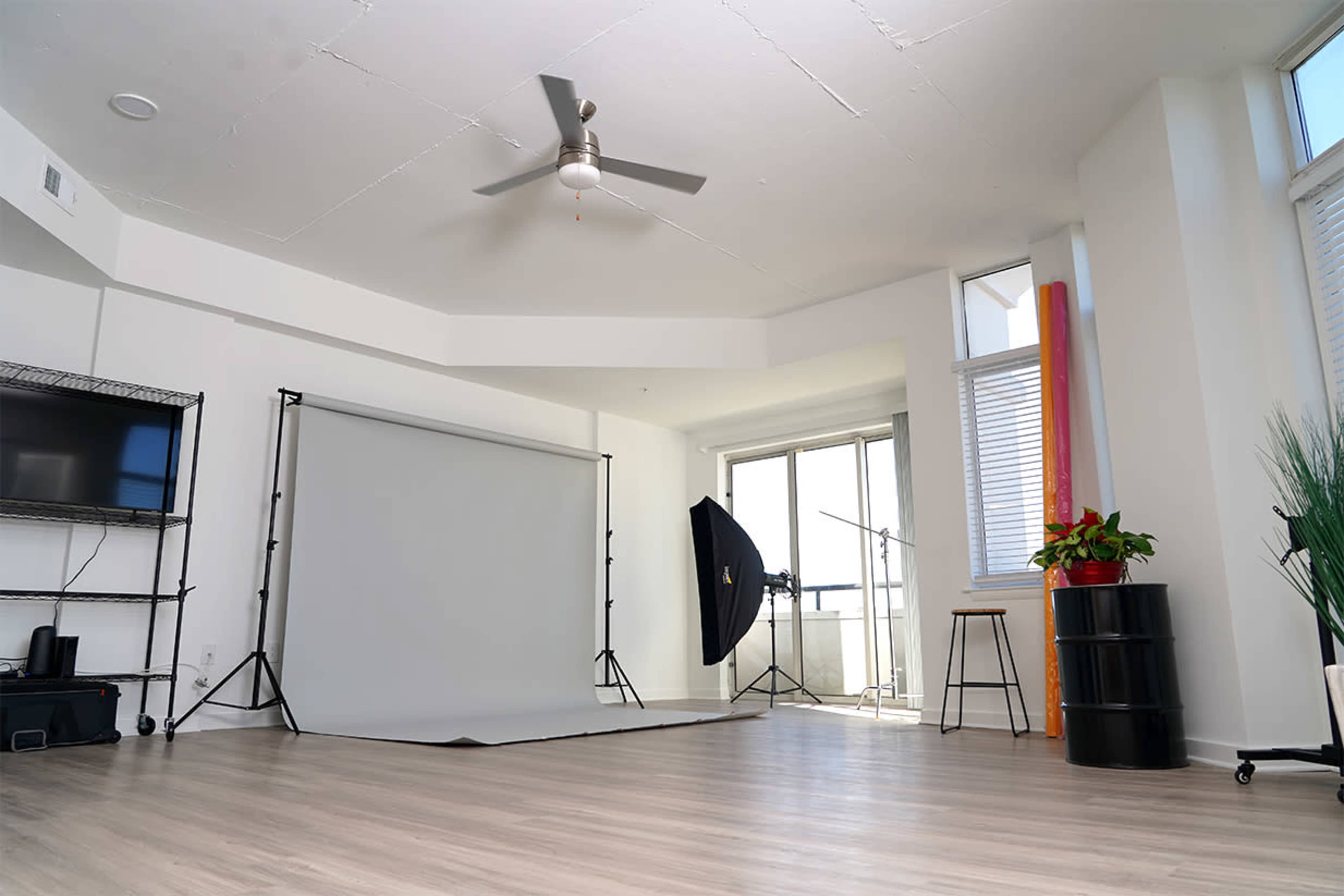 🎉📸 😍 Stylish Modern Uptown Studio Image in Charlotte, charlotte, NC