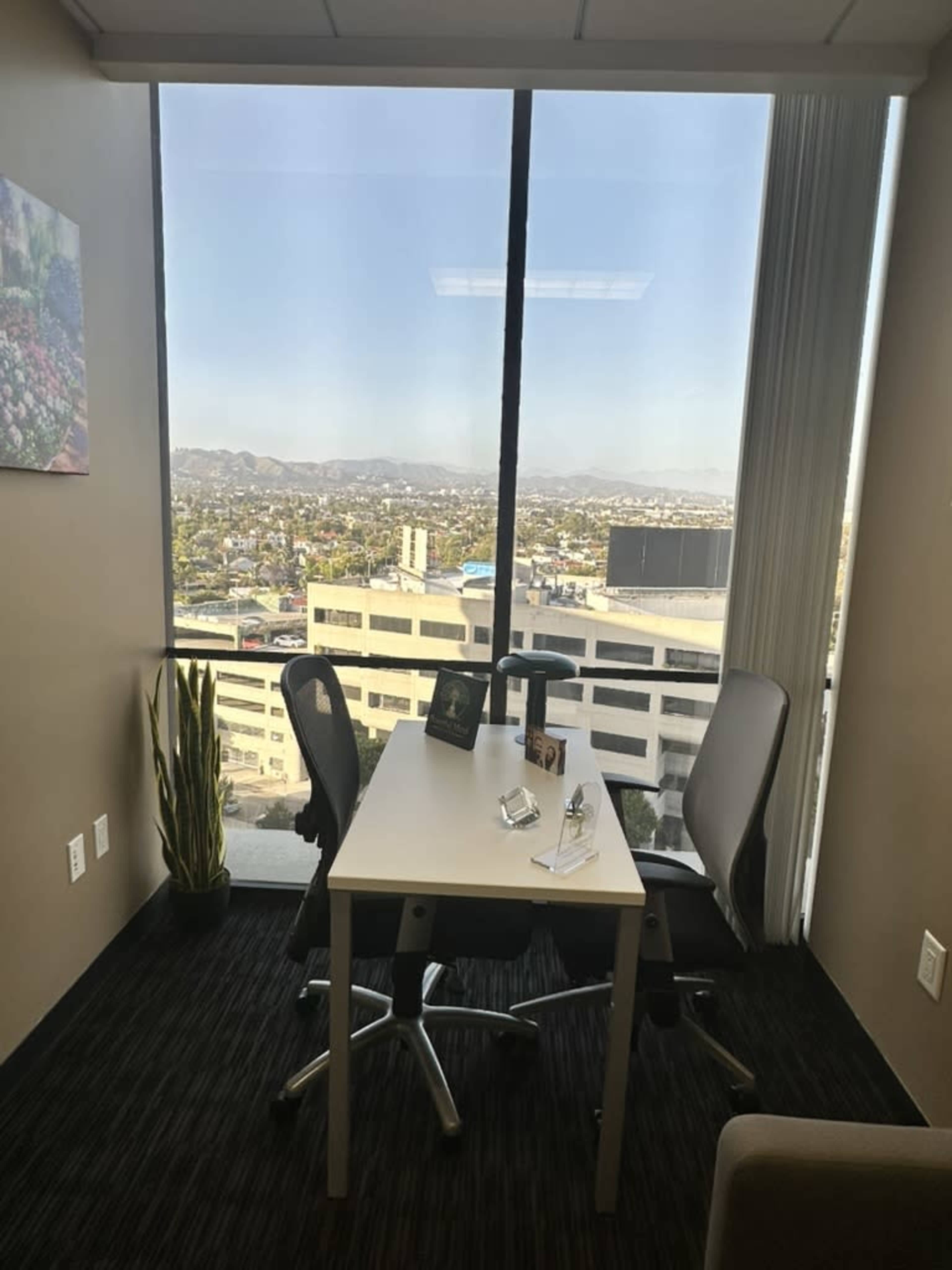 Beautiful High-end Office in Beverly Hills. Image in Beverly Hills, Beverly Hills, CA