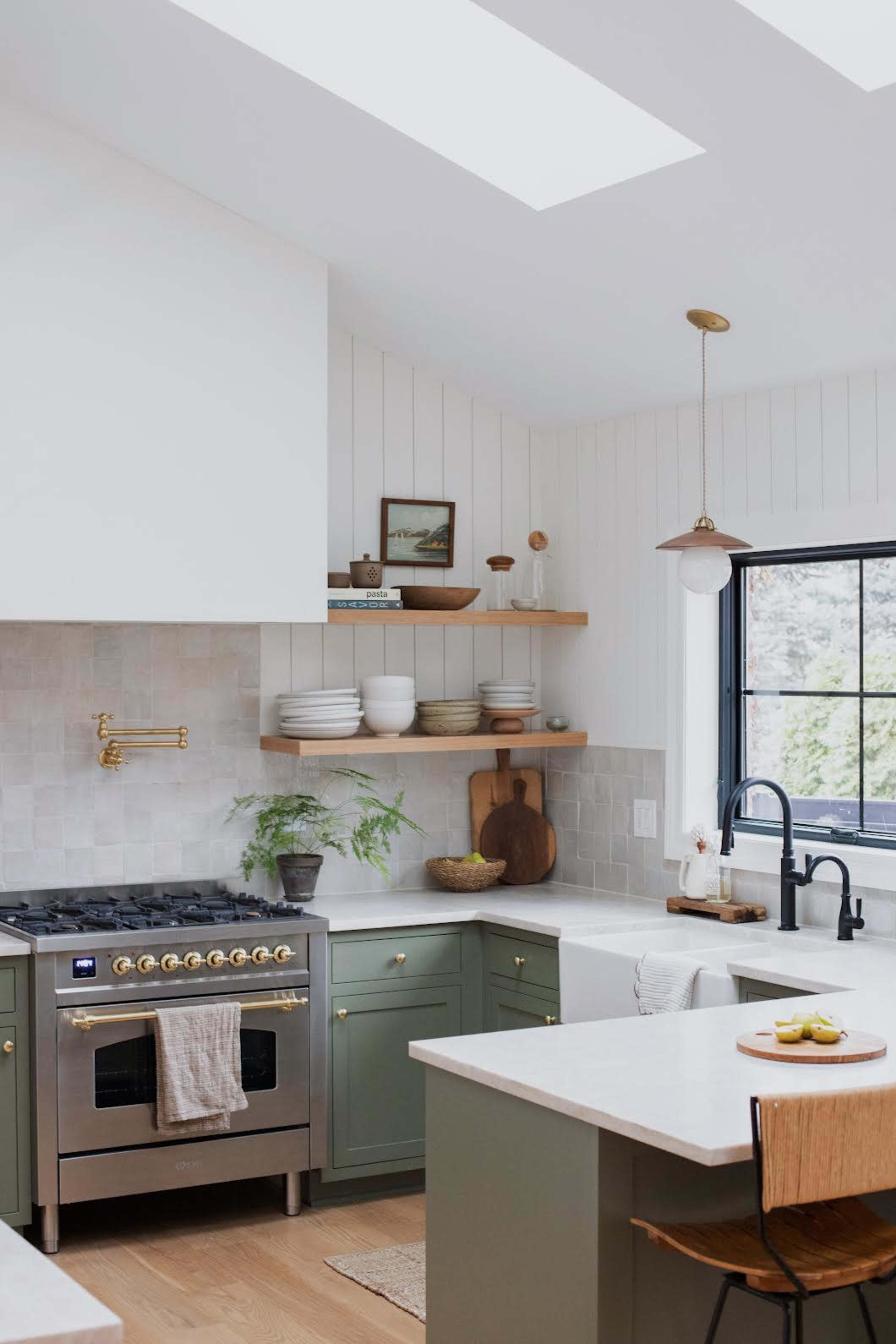 Bright + Earthy Modern Home Image in Milton Township, Wheaton, IL