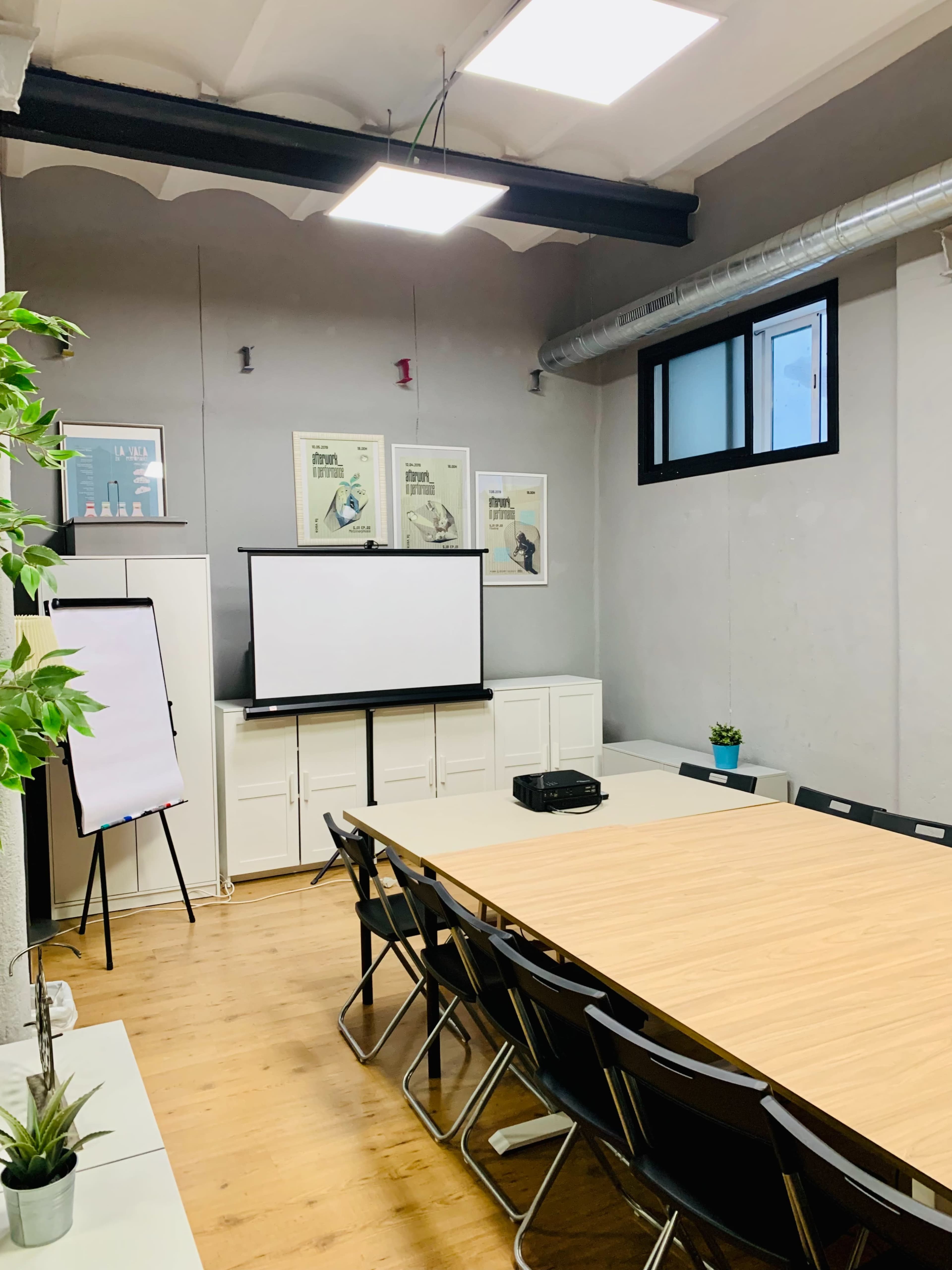 Un Espacio de Coworking Creativo en Montjuic Image in El Poble-sec, Barcelona, B