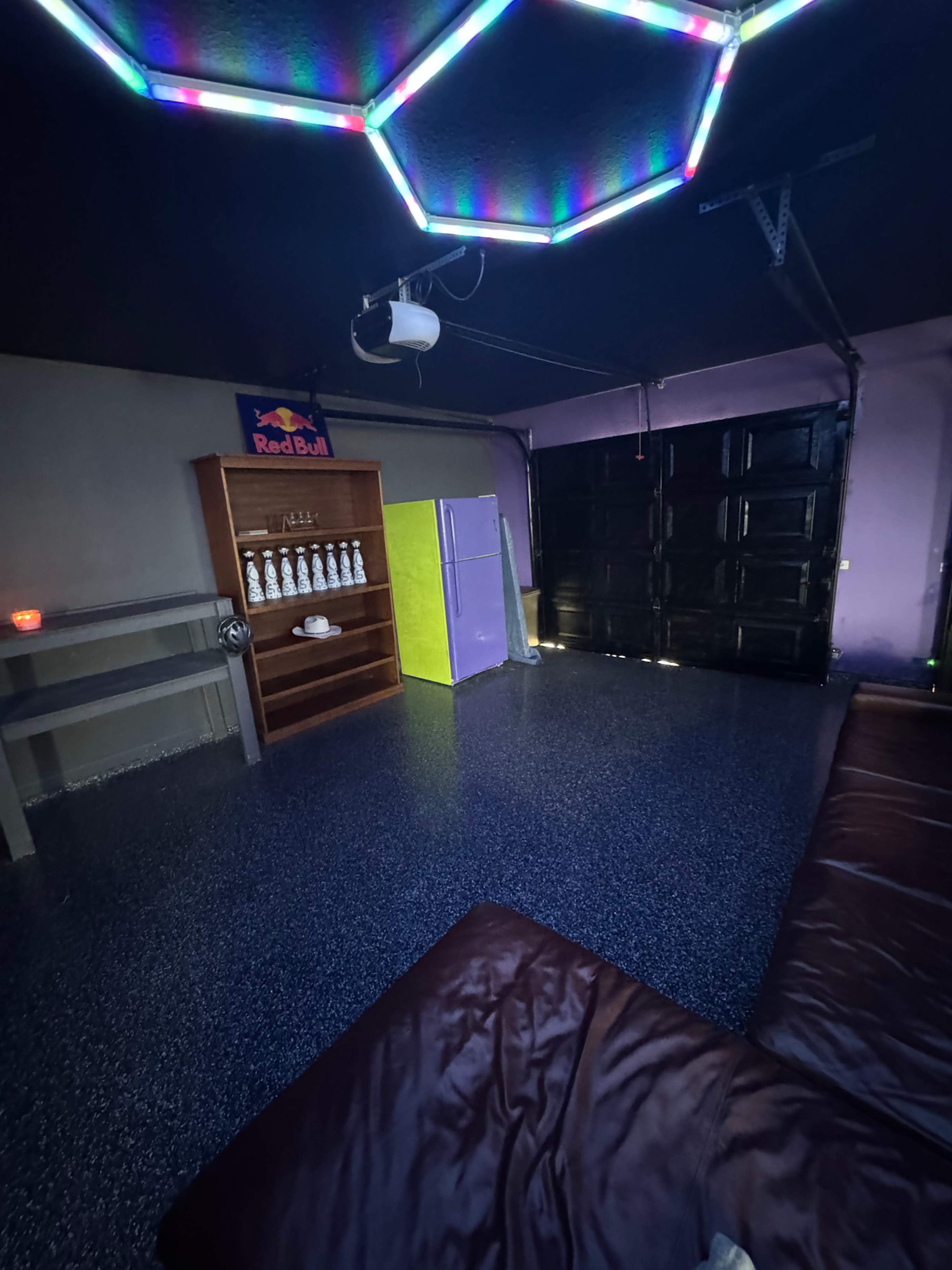 Luxury resort style pool, 100 acres. Outdoor Kitchen and restroom Image in , smithville, TX