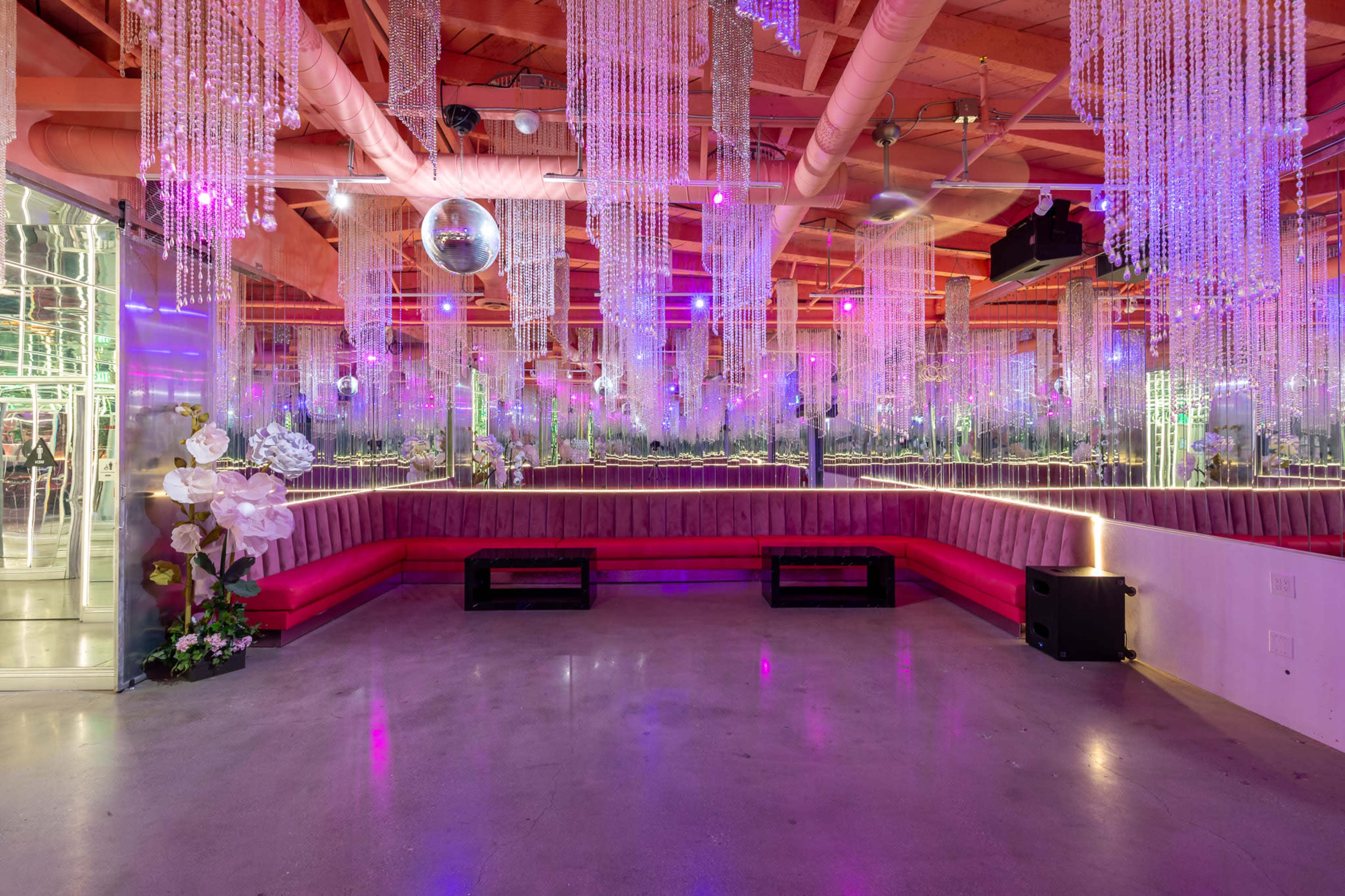 Spacious Romantic Floral Upscale Event Space with Sound System and Full Bar Image in Arcadia, Arcadia, CA