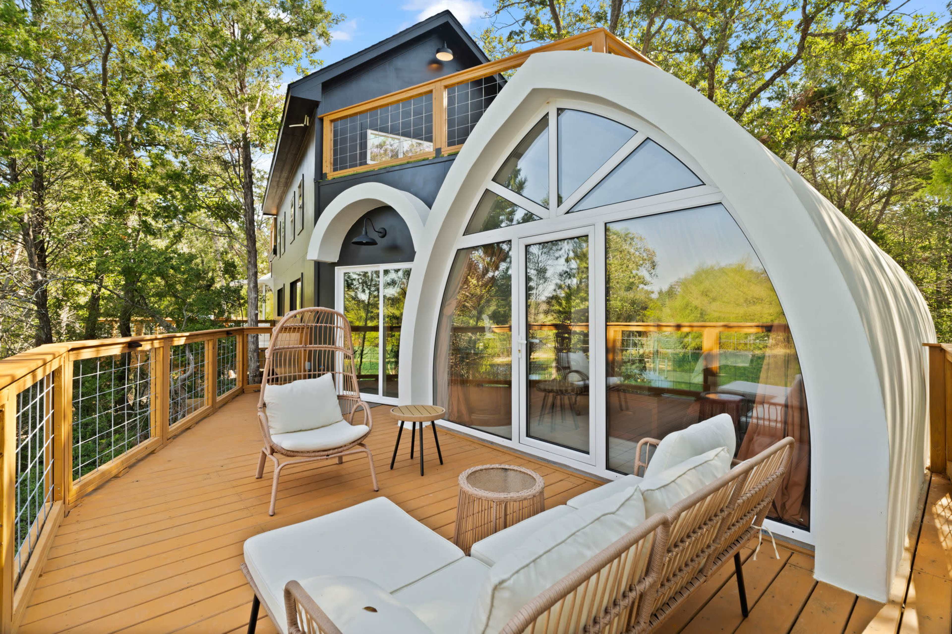 Magical Event Oasis with Geodomes & Nature Views Image in , Elgin, TX