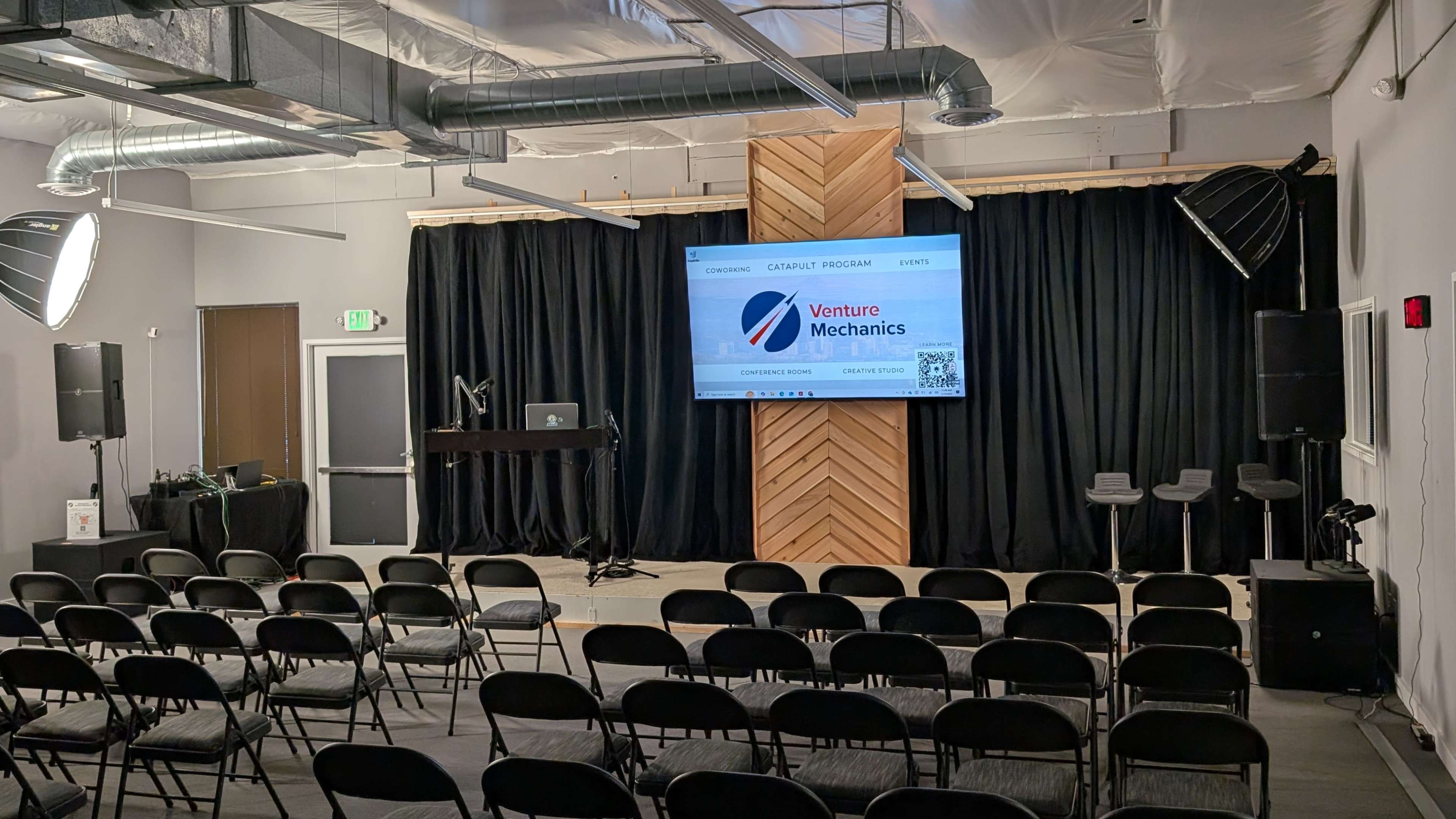 Versatile Event Space in Bellevue with Easy Access - Leonardo Room Image in Crossroads, Bellevue, WA