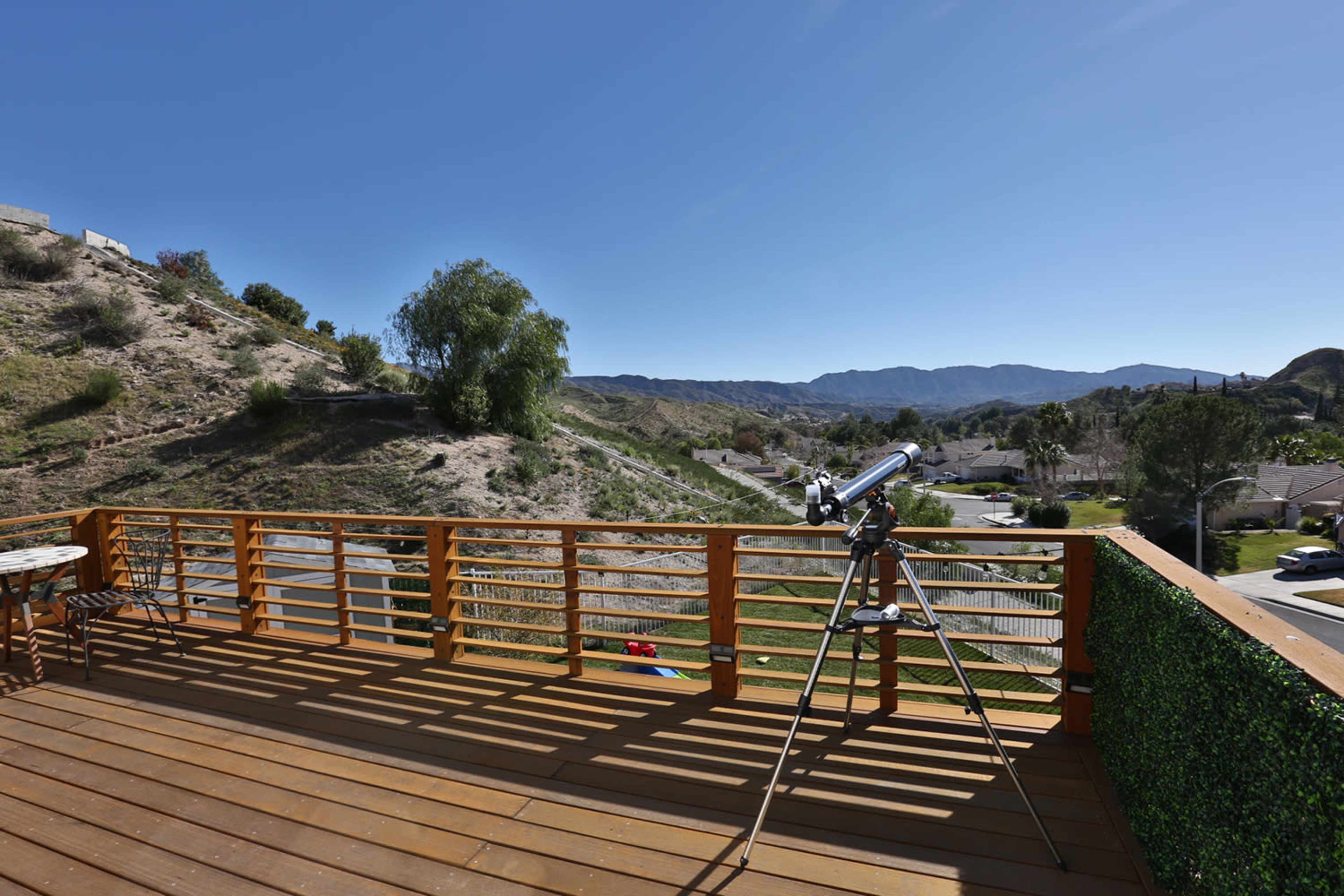 Classic Anywhere USA Home Image in Santa Clarita, Canyon Country, CA