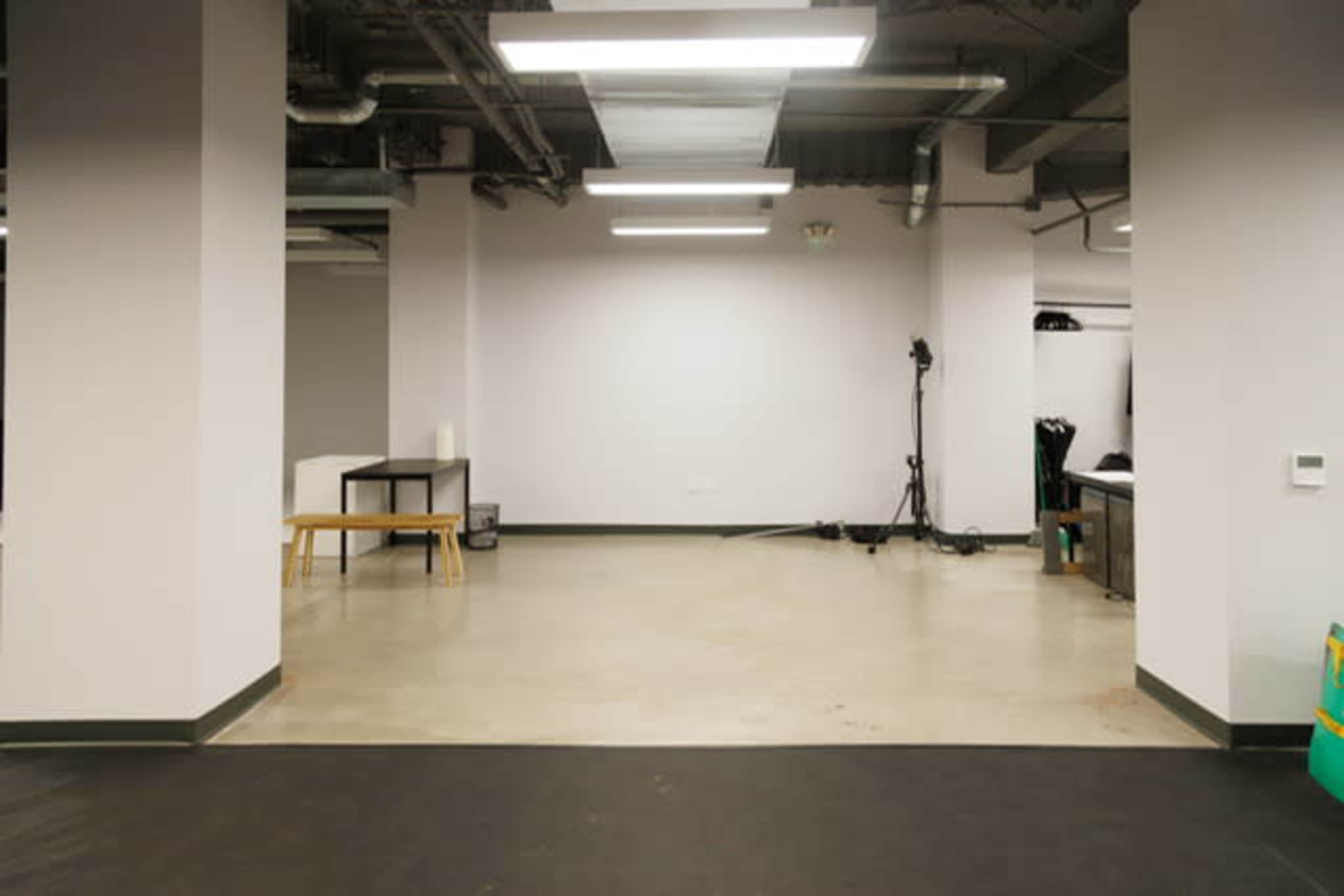 Spacious Downtown Studio with Fitness Area Image in Central Business District, sacramento, CA