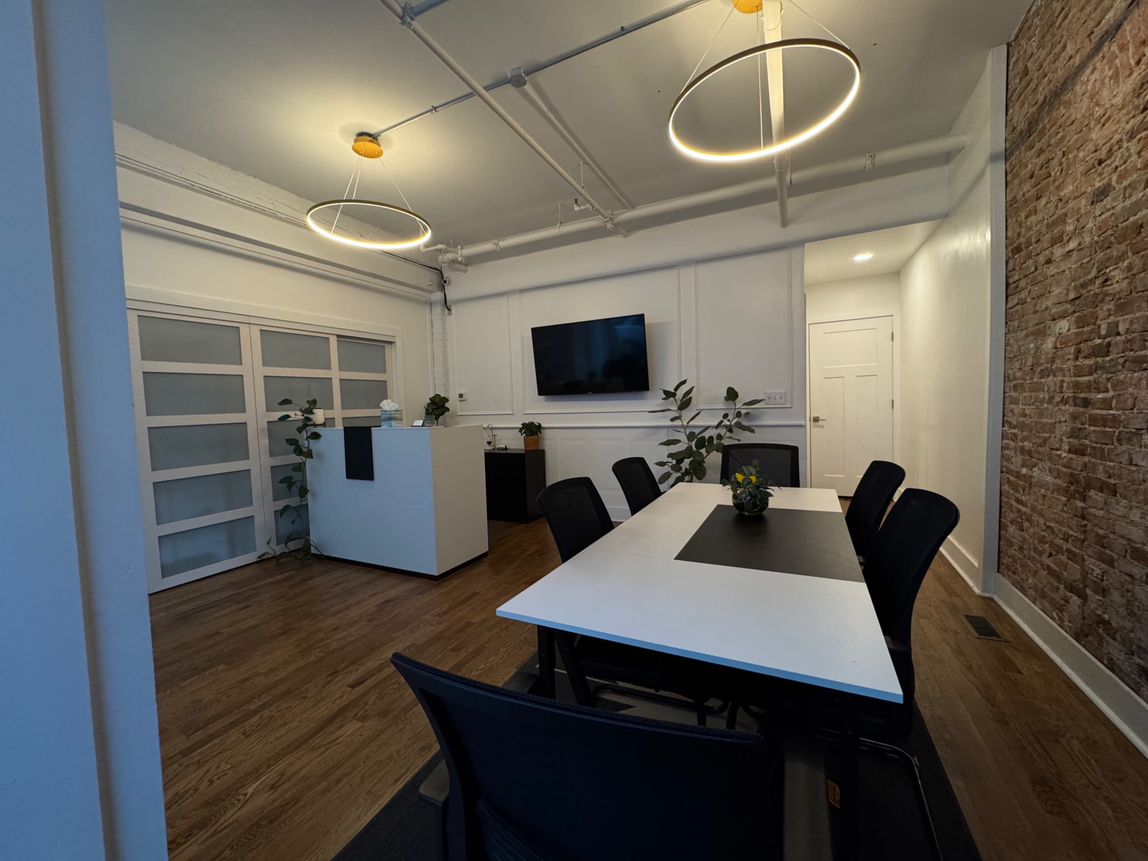Modern Office/Conference Room Image in Covington, Covington, KY