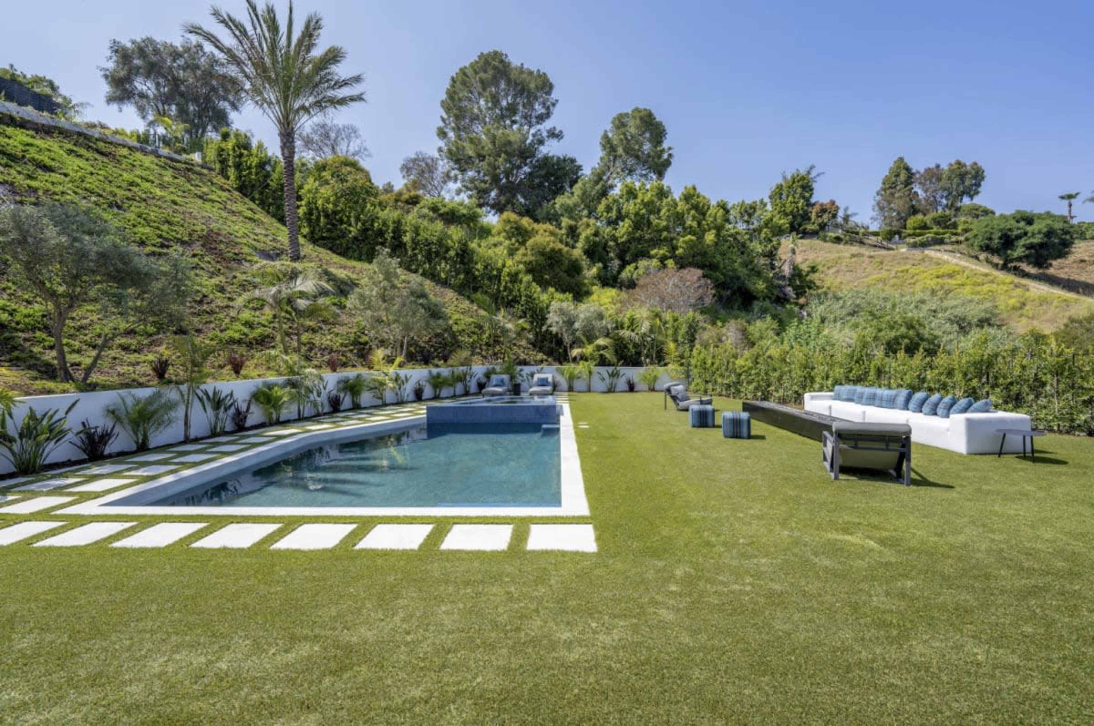 Linda Flora - Rooftop Views, Multiple Outdoor Spaces Image in Bel Air, Los Angeles, CA