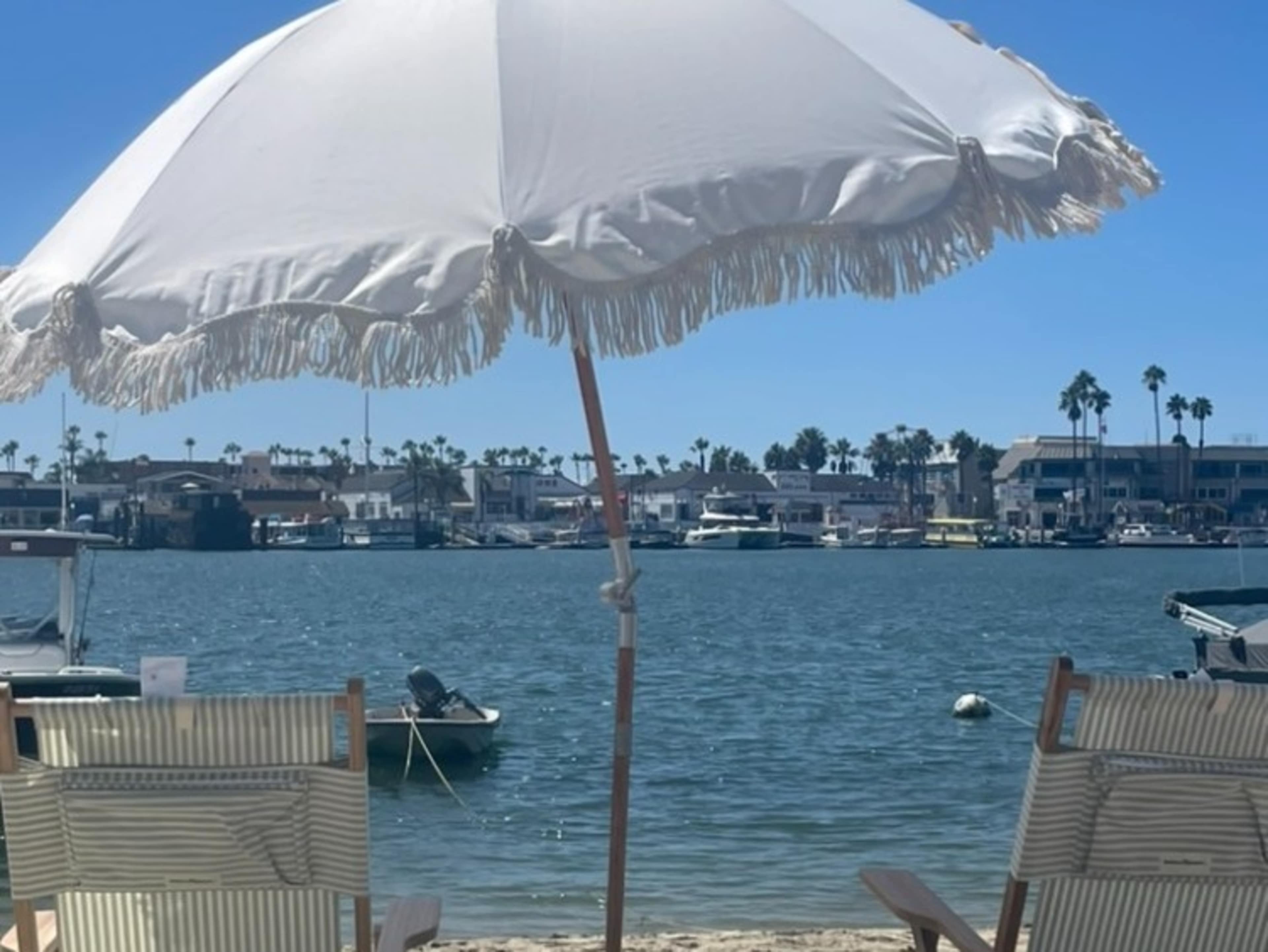 High-end Umbrella and 2 Chairs, Table