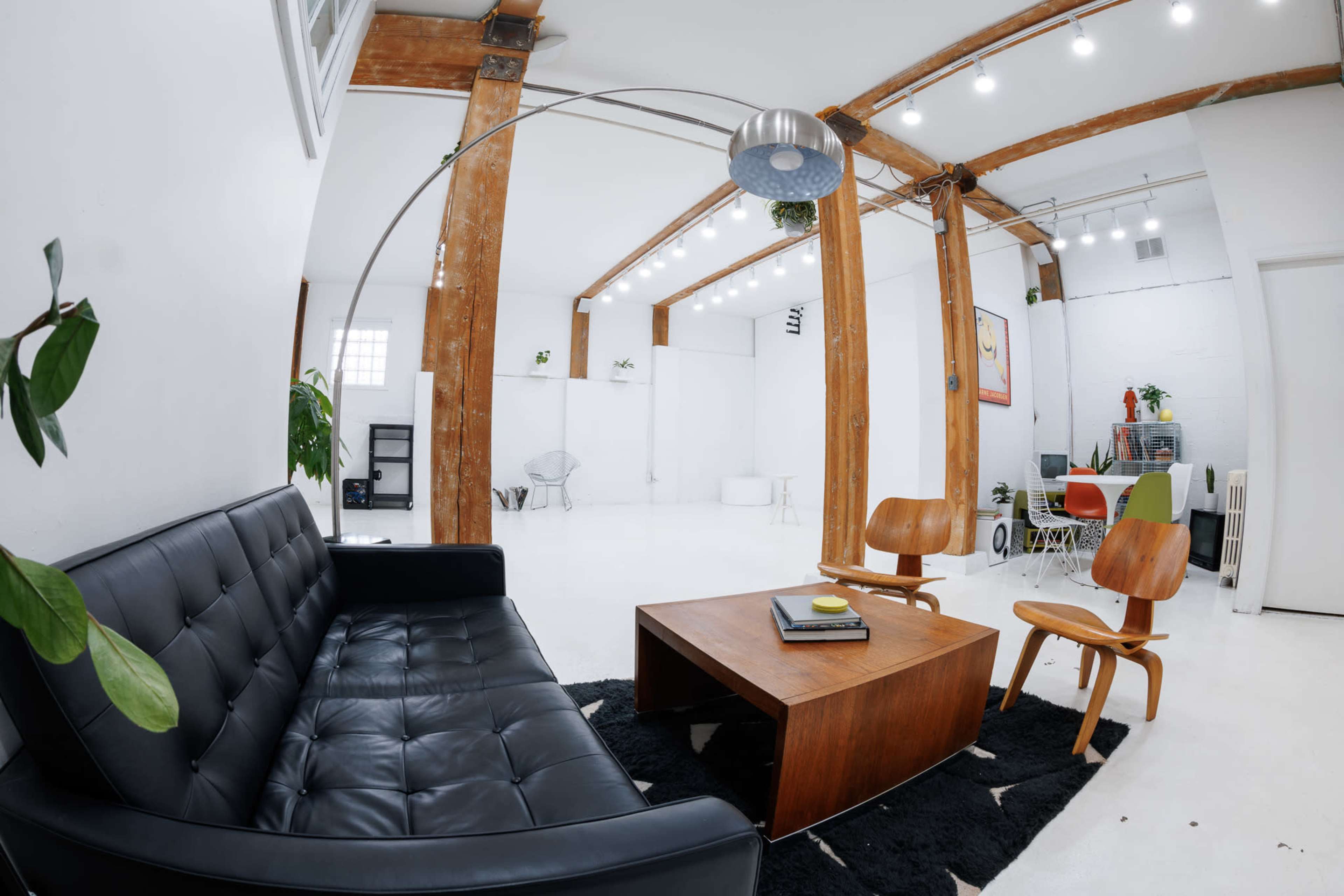 Bright & Spacious Mount Pleasant Studio Image in Strathcona, Vancouver, BC