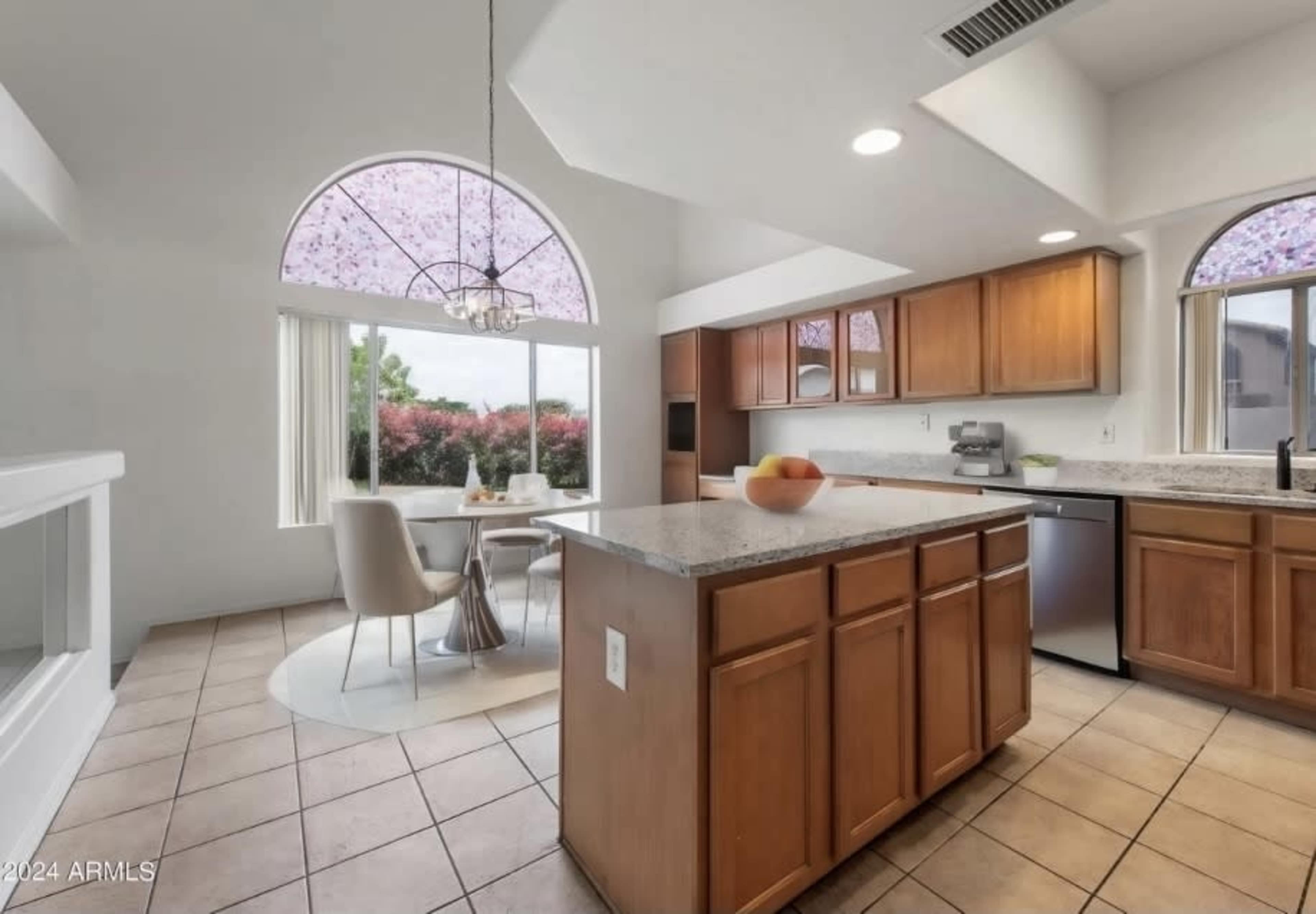 All-In-One Chef’s Kitchen Studio | Luxury Lounge & Backyard Included Image in Cobblefield HOA, Glendale, AZ