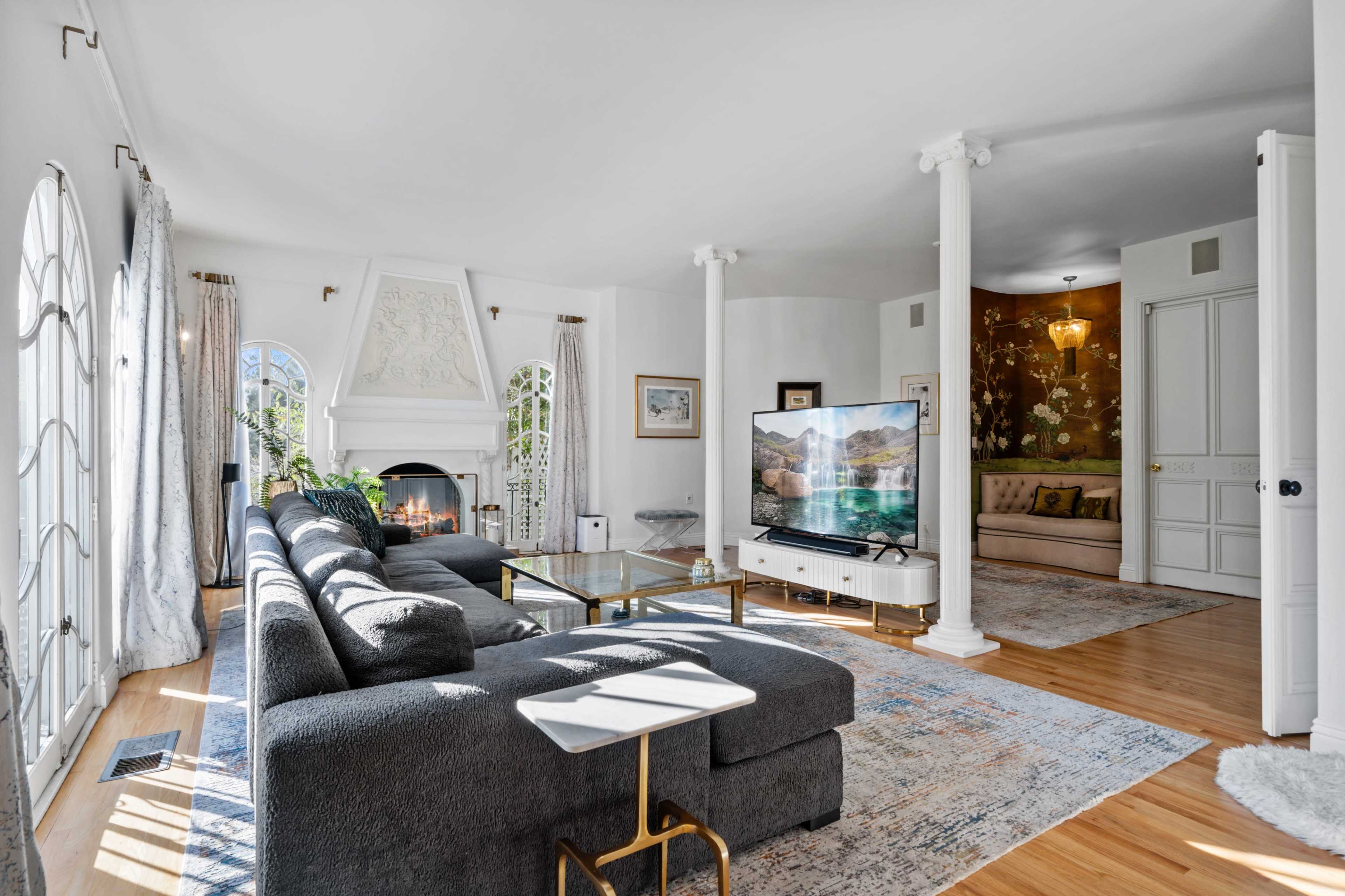 ARCHITECTURAL GEM: VIEWS & GARDENS Image in Central LA, Los Angeles, CA