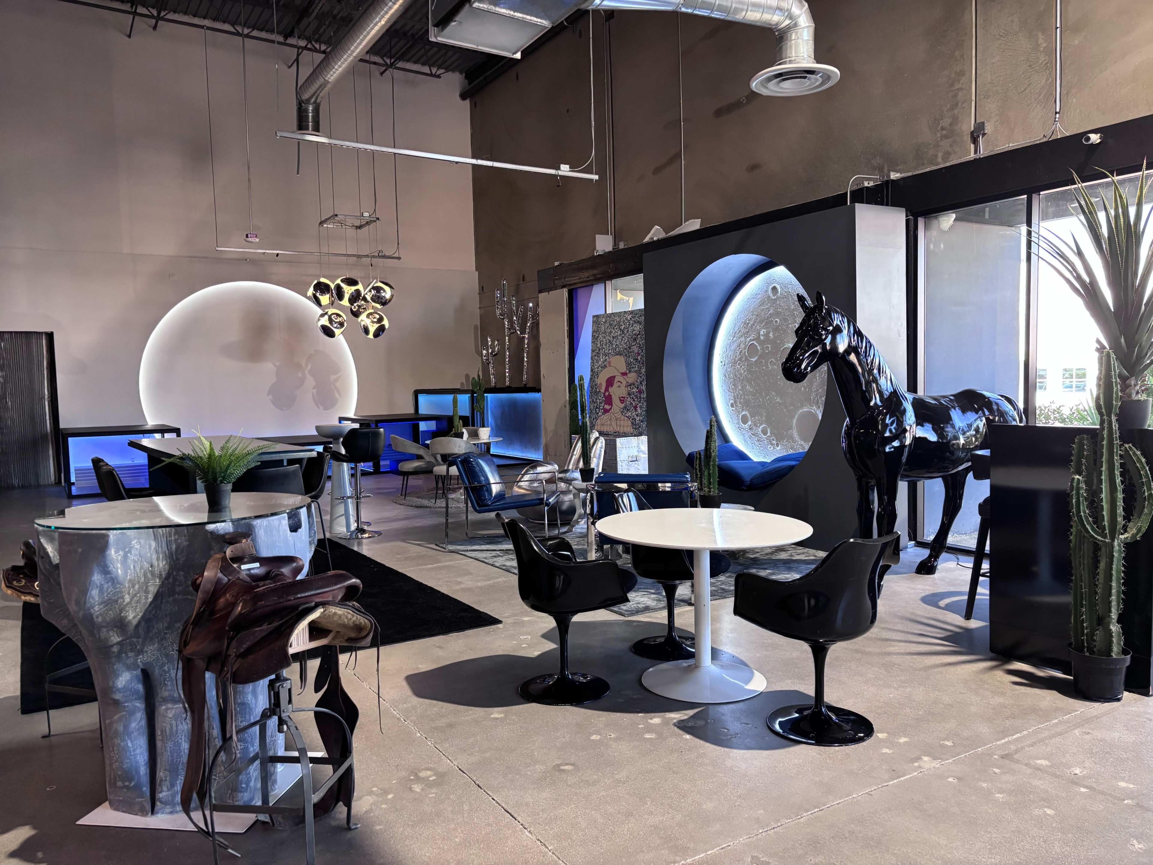 Huge creative event and visual space with everything you need and more right next to the Allegiant Stadium! Image in Paradise, Las Vegas, NV