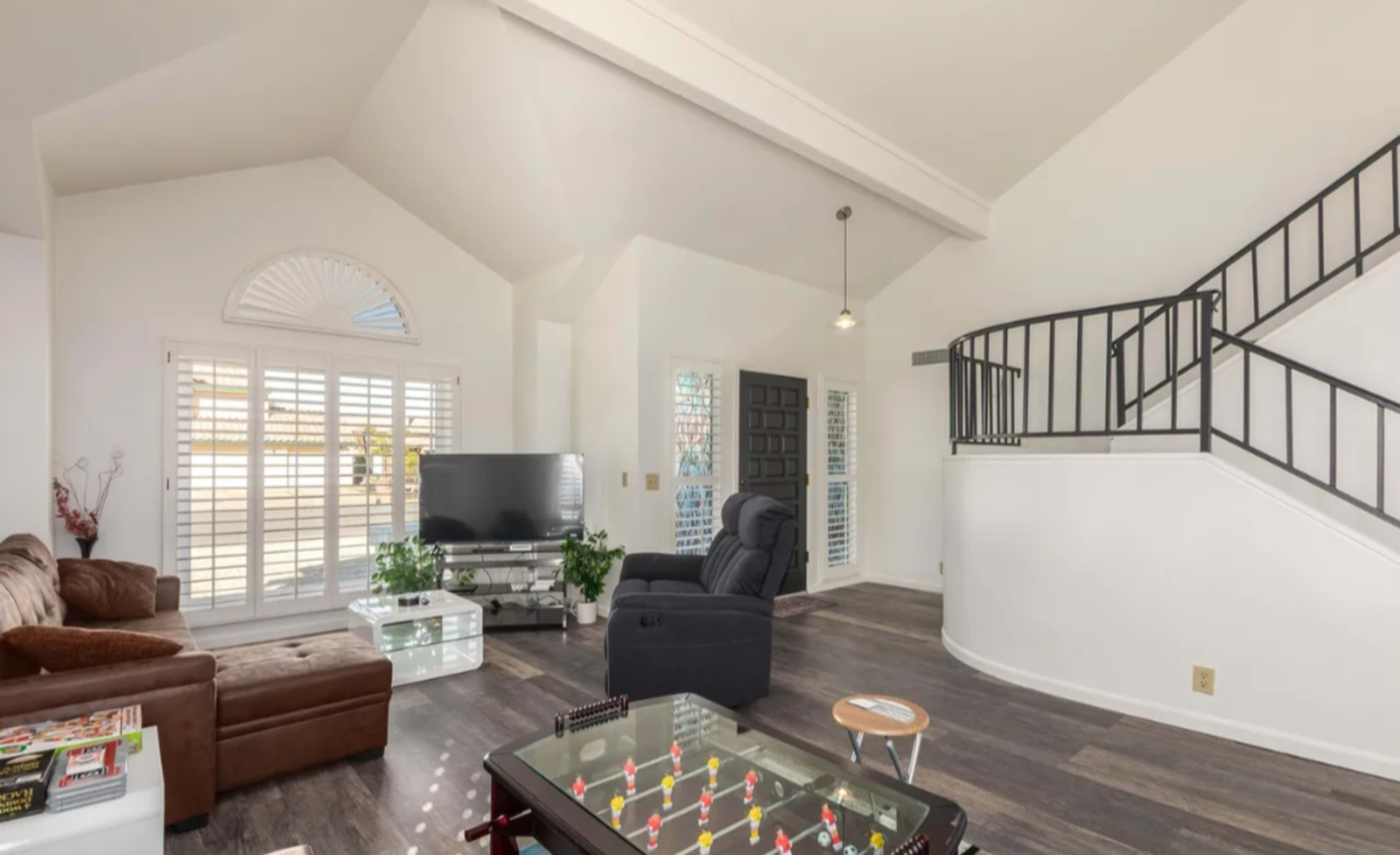 Luxury PHX Meeting/Gathering Home with FREE Heated Pool Image in Chesapeake Park, Peoria, AZ