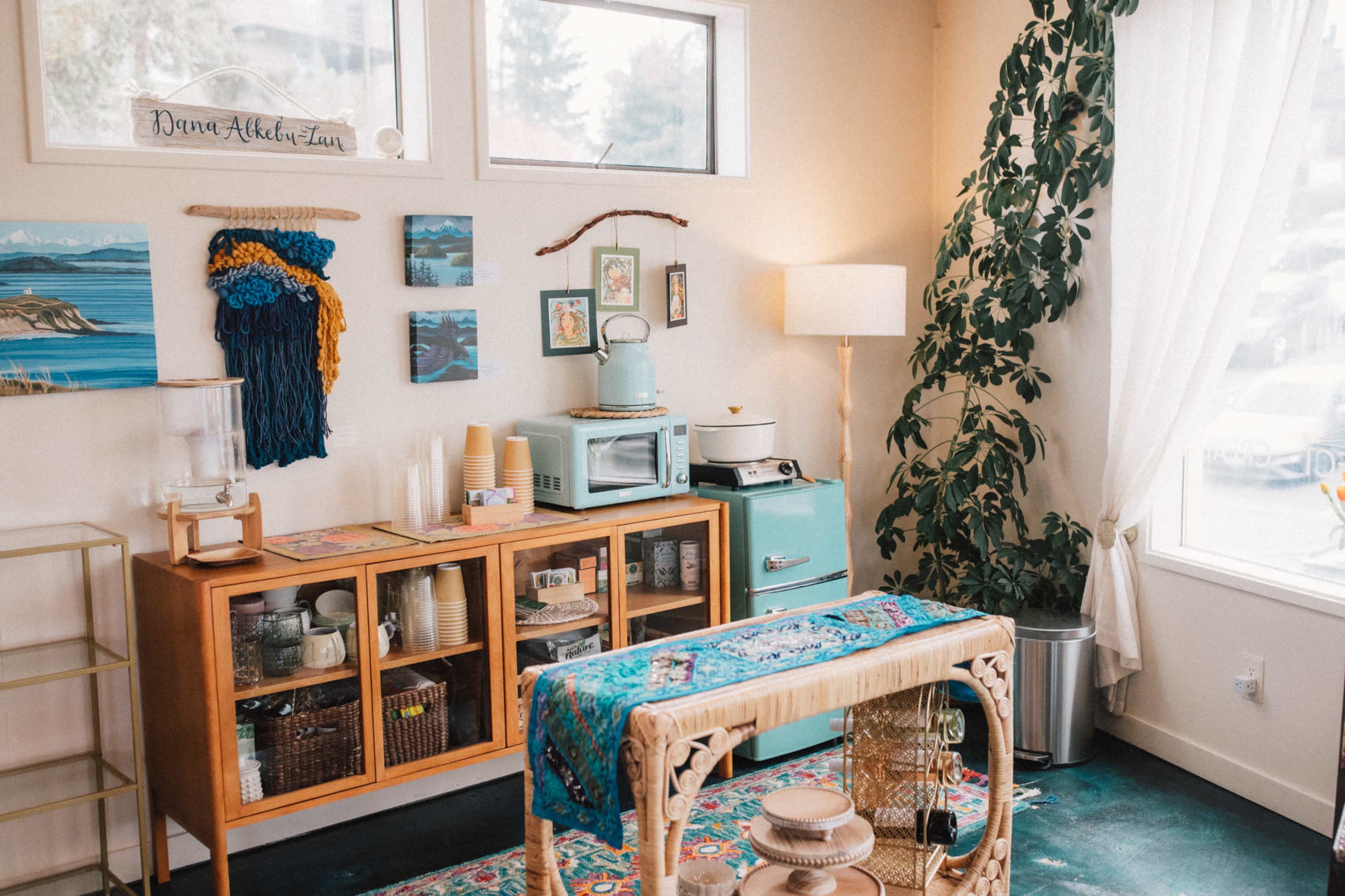 Serene Light-filled Weaving Studio, Boutique Venue for Workshops, Retreats & Small Events Image in Friday Harbor, Friday Harbor, WA