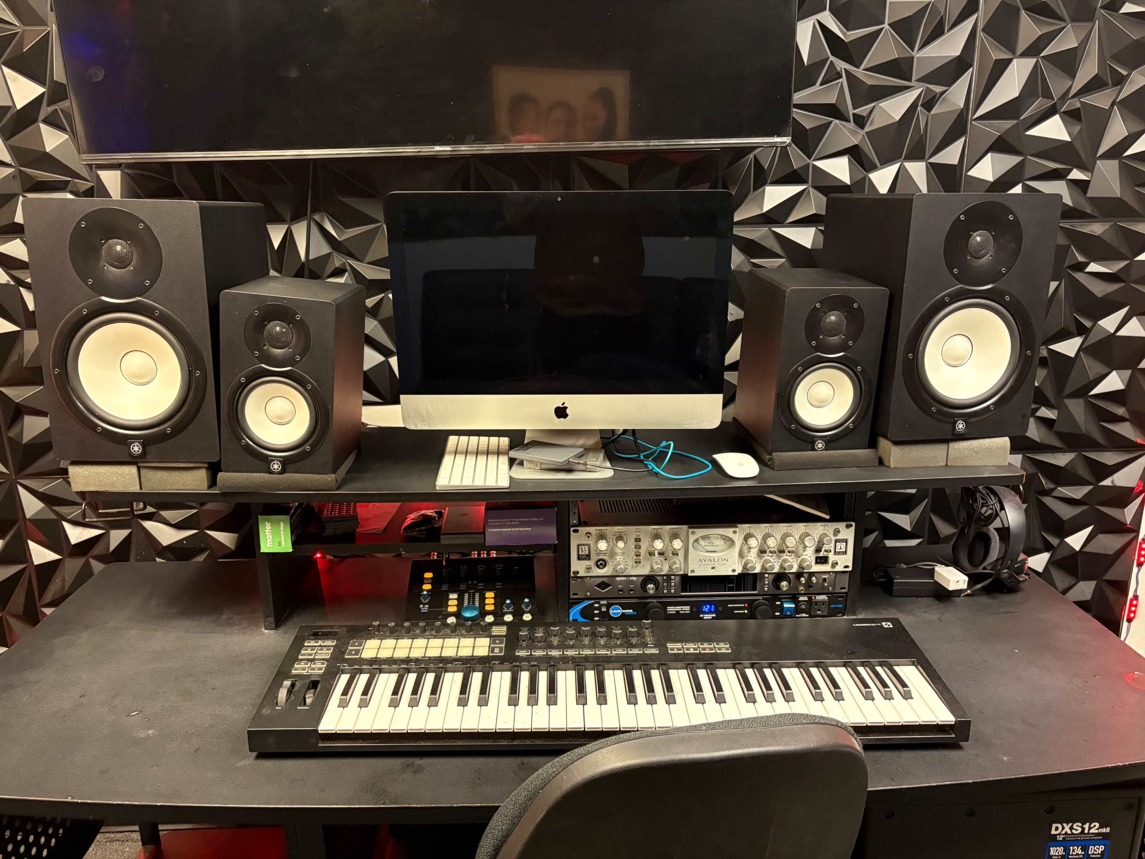 Music Recording Studio with Lounge (Smoking Allowed) Image in Brays Oaks, Houston, TX