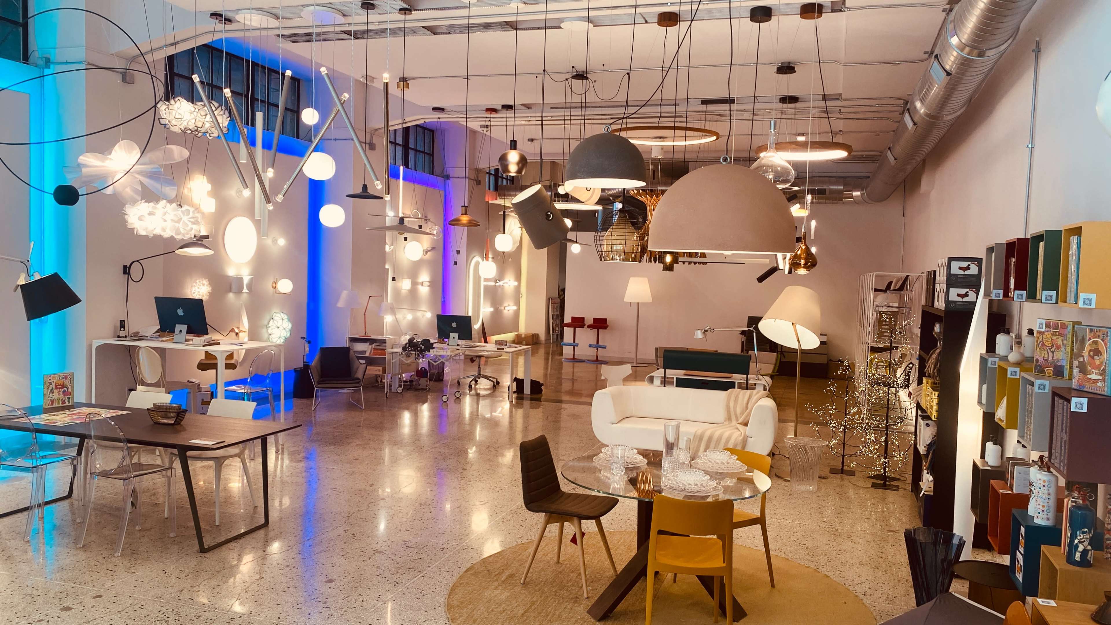 Upscale Modern Showroom for Private Events, Pop-Ups & Gatherings Image in Central Business District, Cincinnati, OH