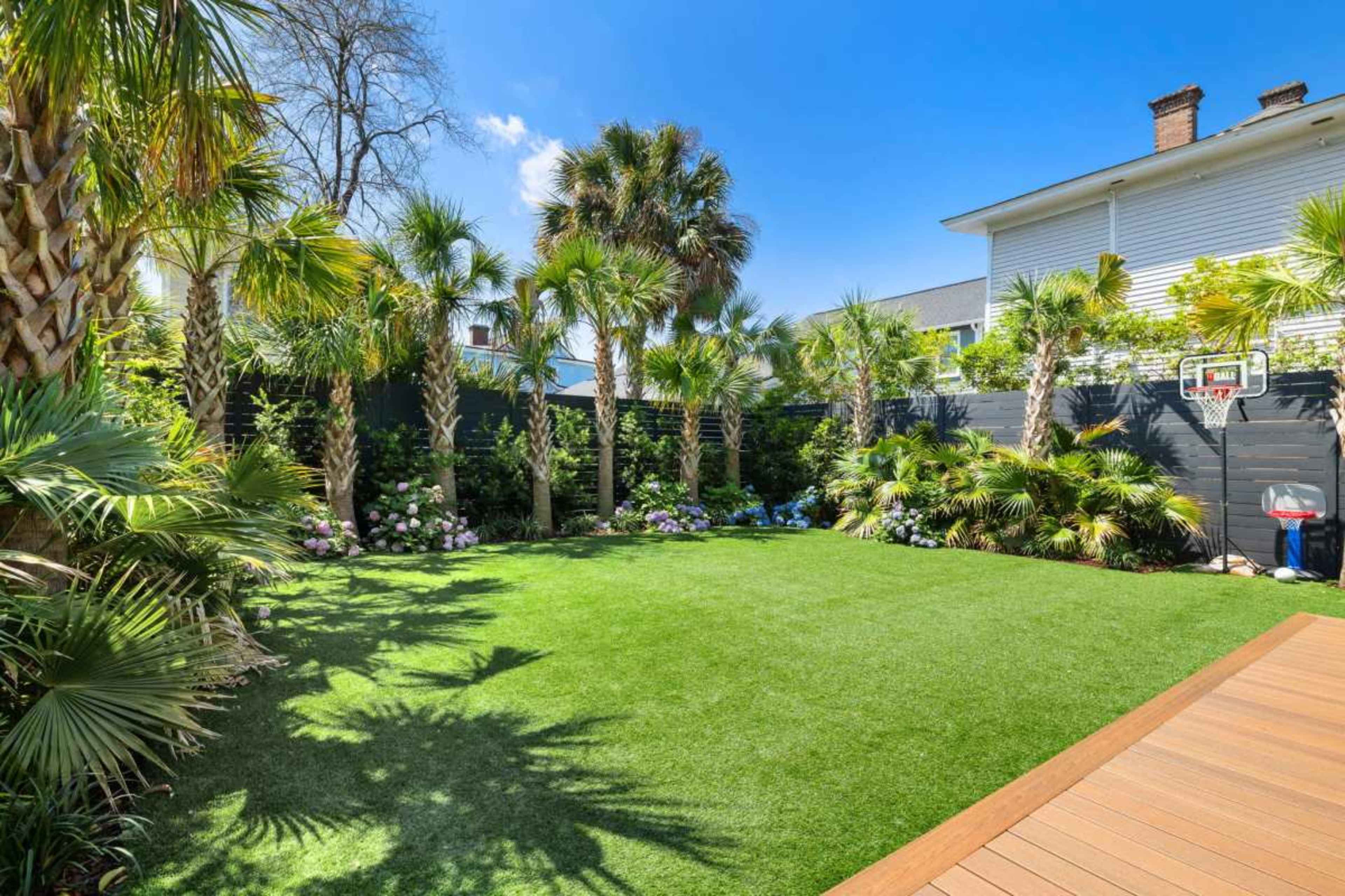 Stylish Charleston OASIS Image in Westside, CHARLESTON, SC