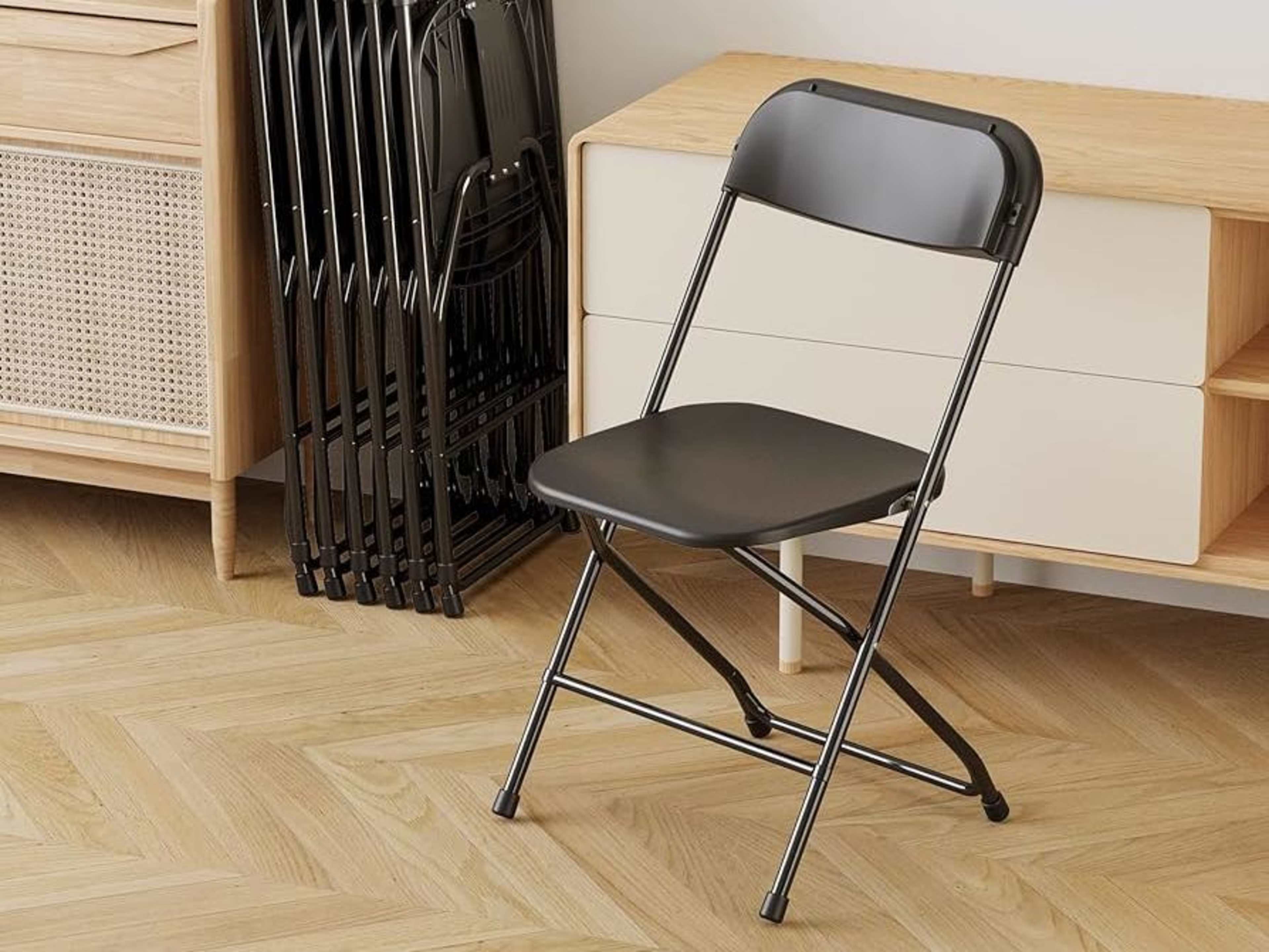 10 Folding Chairs