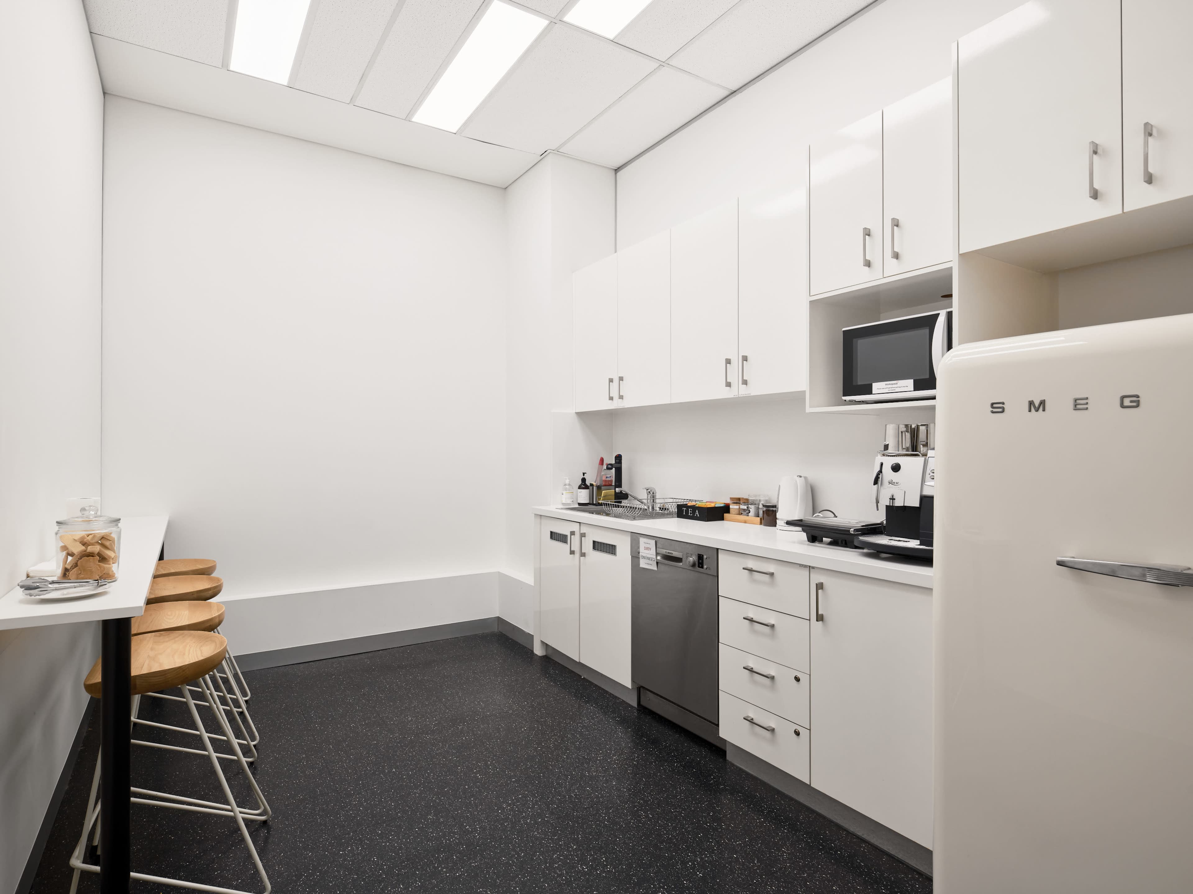 Barwon | 7 Person Meeting Room in Melbourne CBD Image in Melbourne CBD, Melbourne, VIC