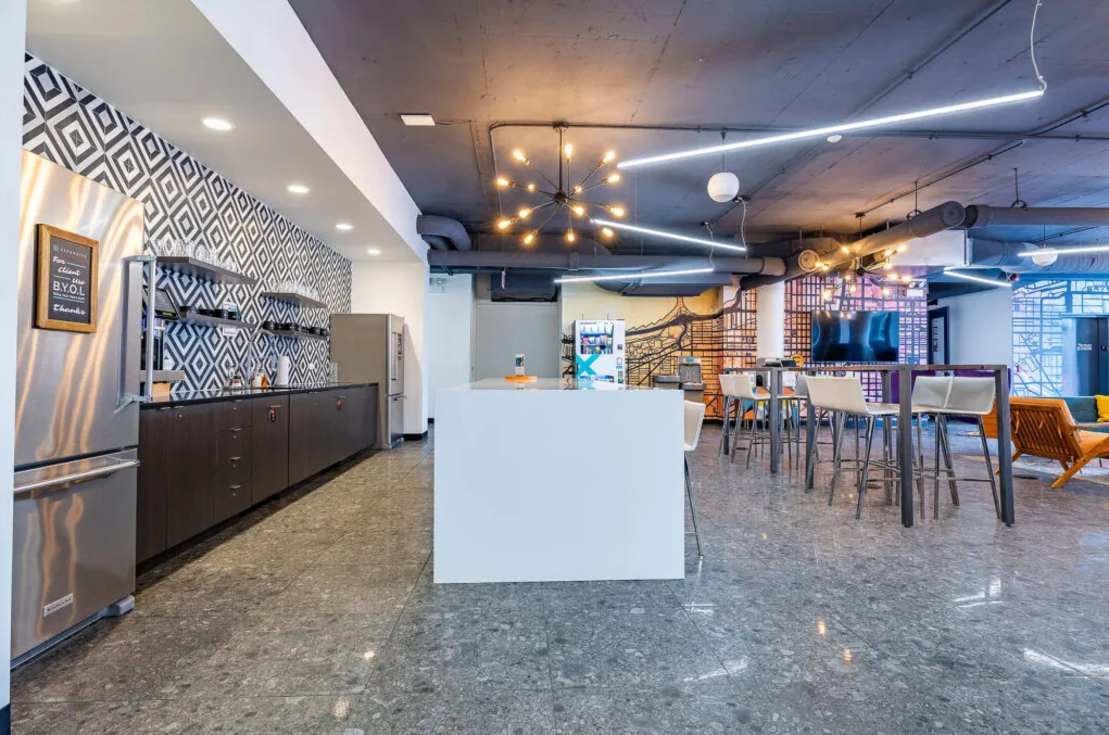 Huddle Room for 4, Chicago, IL | Off-Site | Peerspace