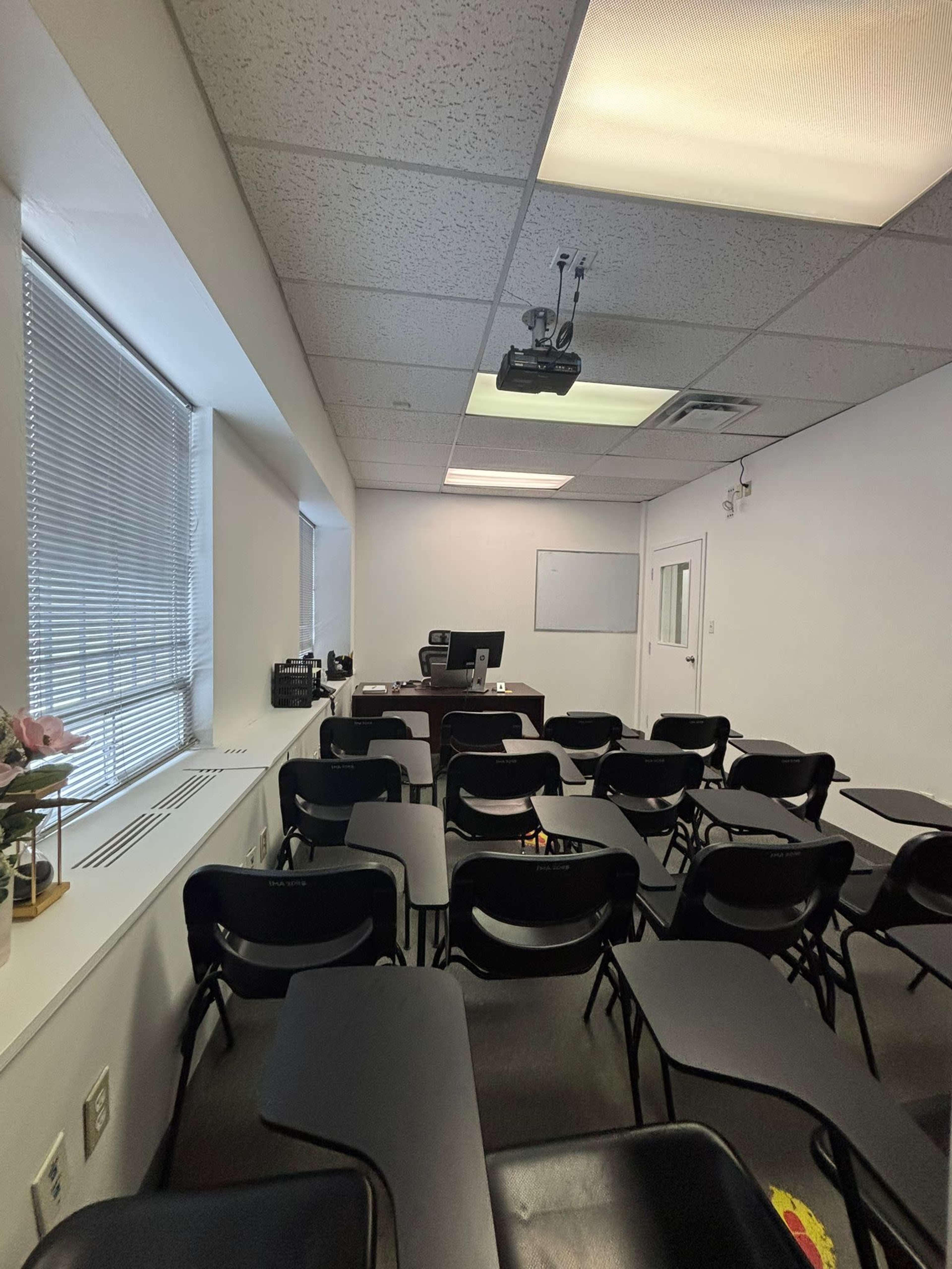 Classroom Space in Urban Toronto – Spacious and Well-Equipped Image in Scarborough City Centre, Scarborough, ON