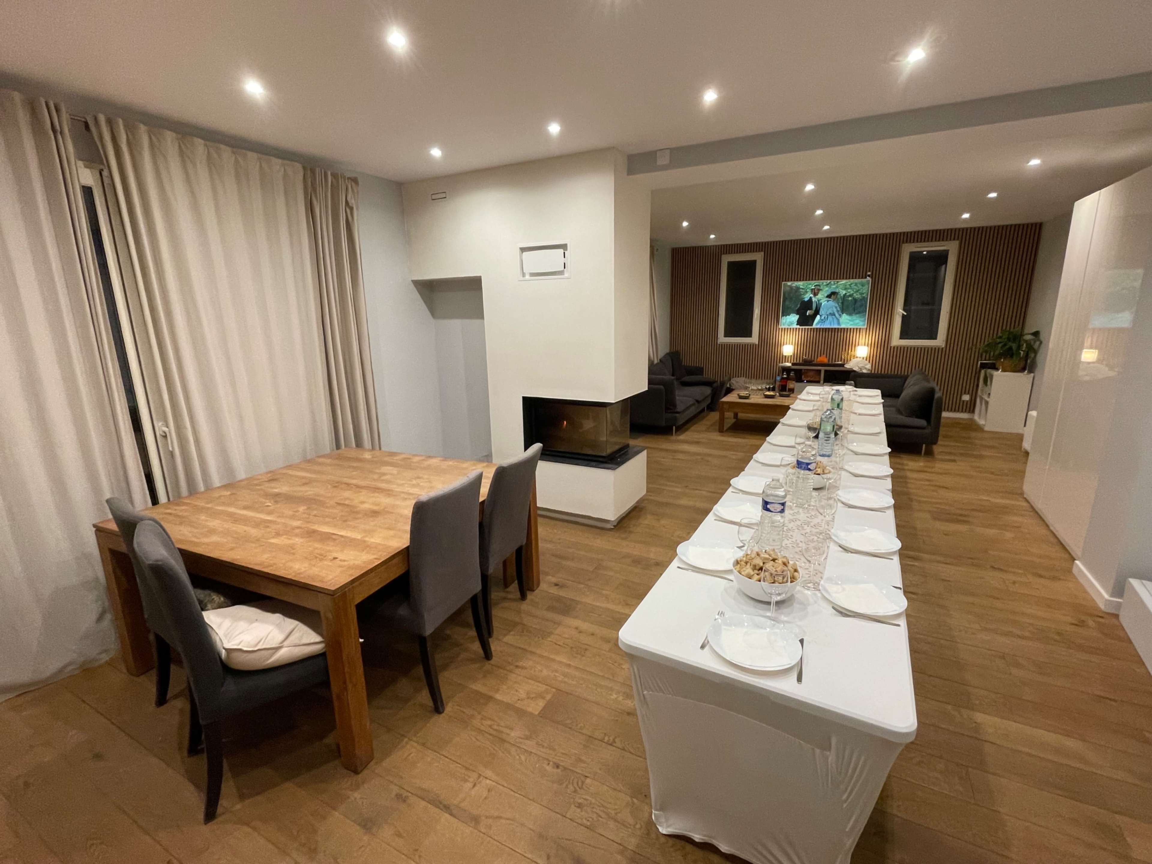 Maison de maître avec grand jardin au Vésinet Image in , LE VESINET