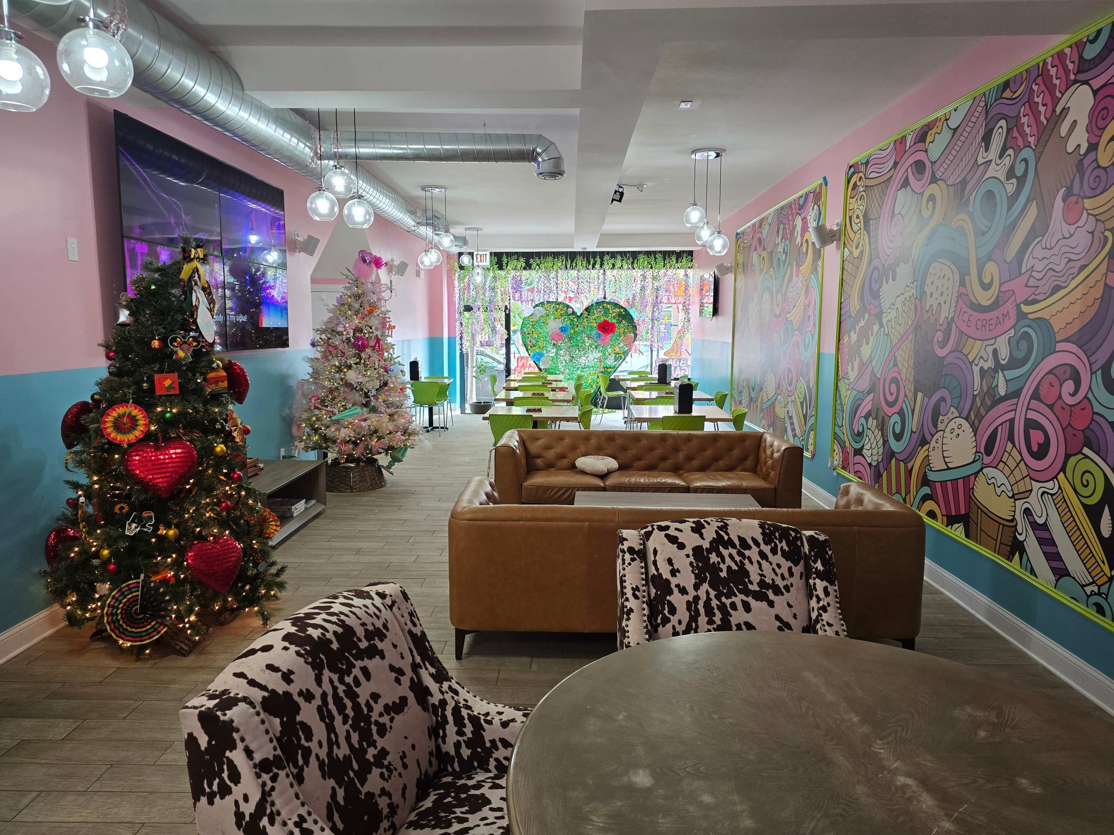 Playful Paradise Lounge Image in Bronzeville, Chicago, IL