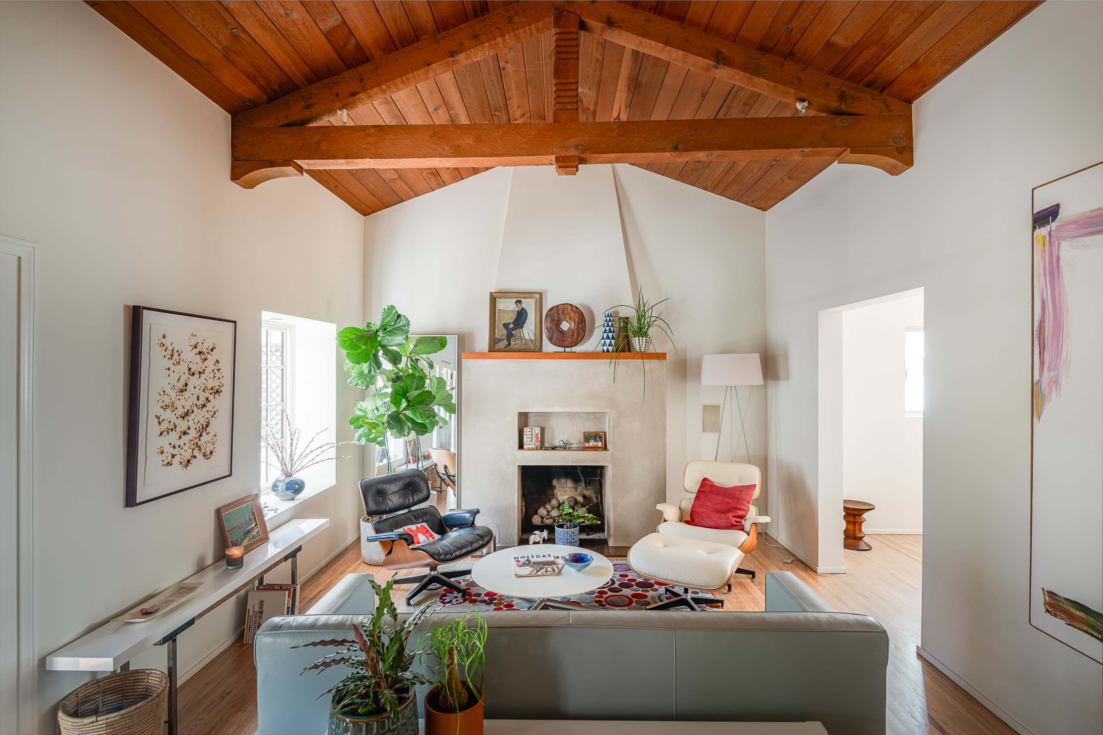 Contemporary, spanish-style, modern family home Image in Sunset Park, Santa Monica, CA