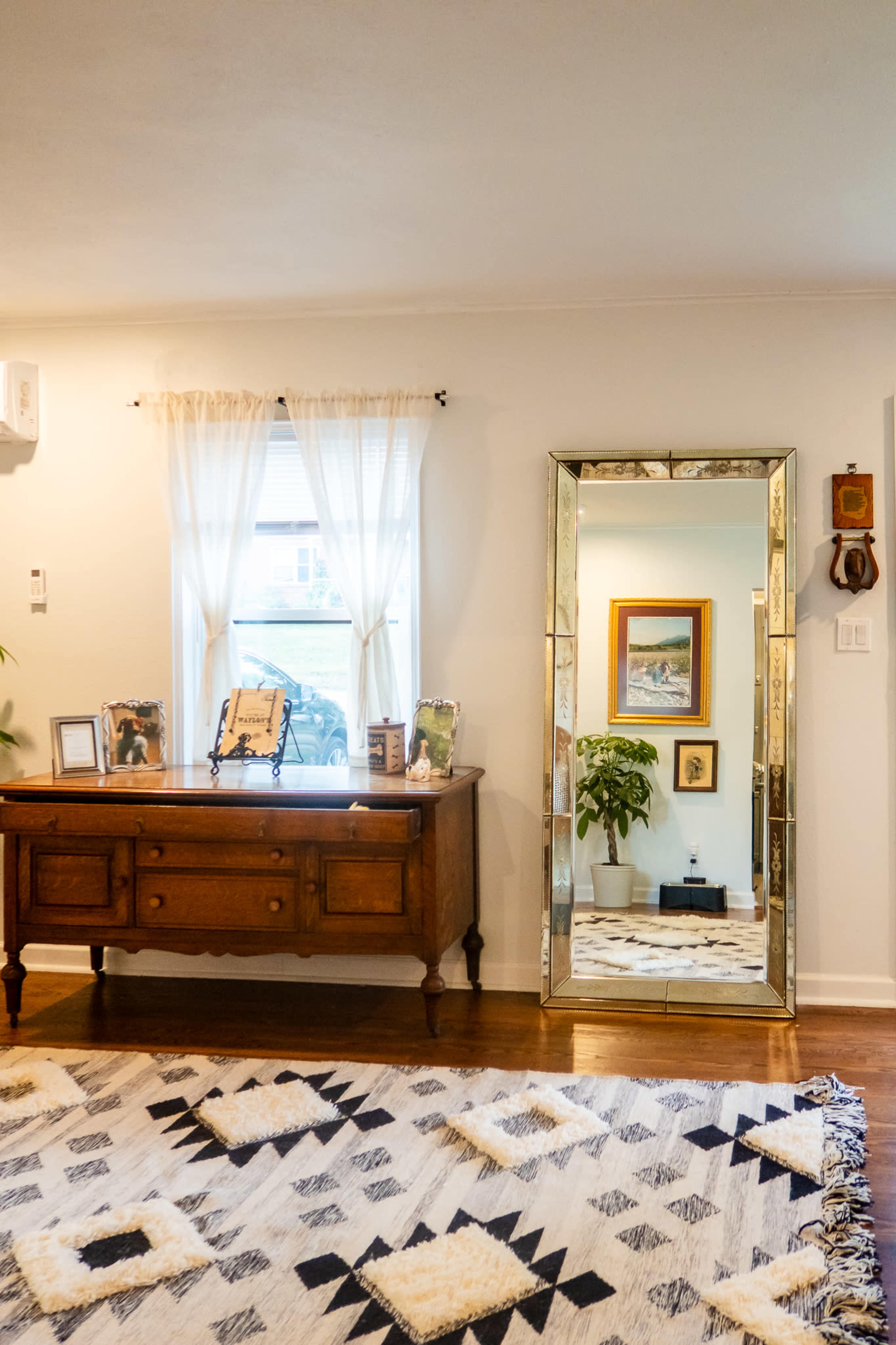 4 Bedroom House - Open Concept, Prime Location, Overnight Stays, Backyard, Parking and More! Image in Tulsa, Tulsa, OK